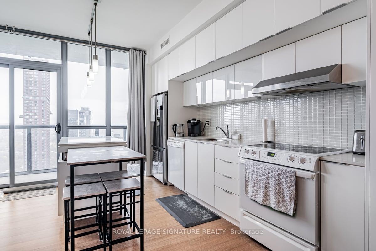 Photo 18 of Unit 3310, 110 Charles Street E, Toronto, Church-Yonge Corridor — HOMEH
