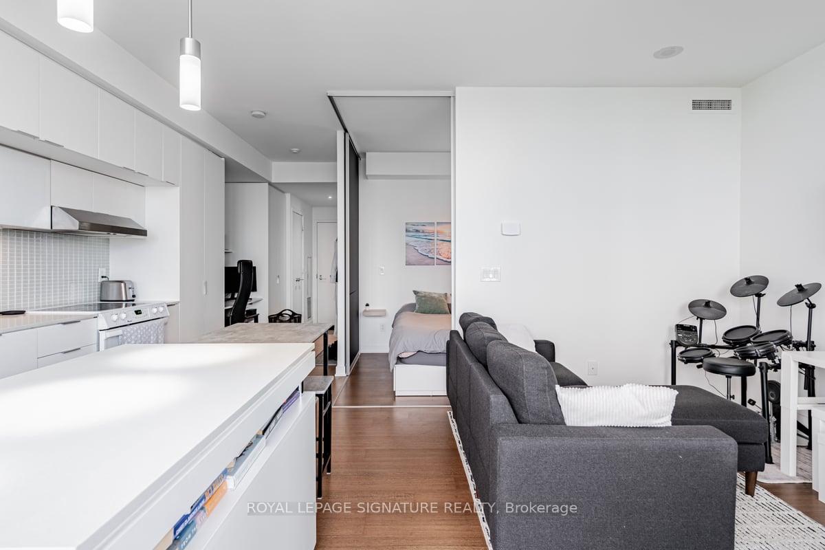 Photo 4 of Unit 3310, 110 Charles Street E, Toronto, Church-Yonge Corridor — HOMEH