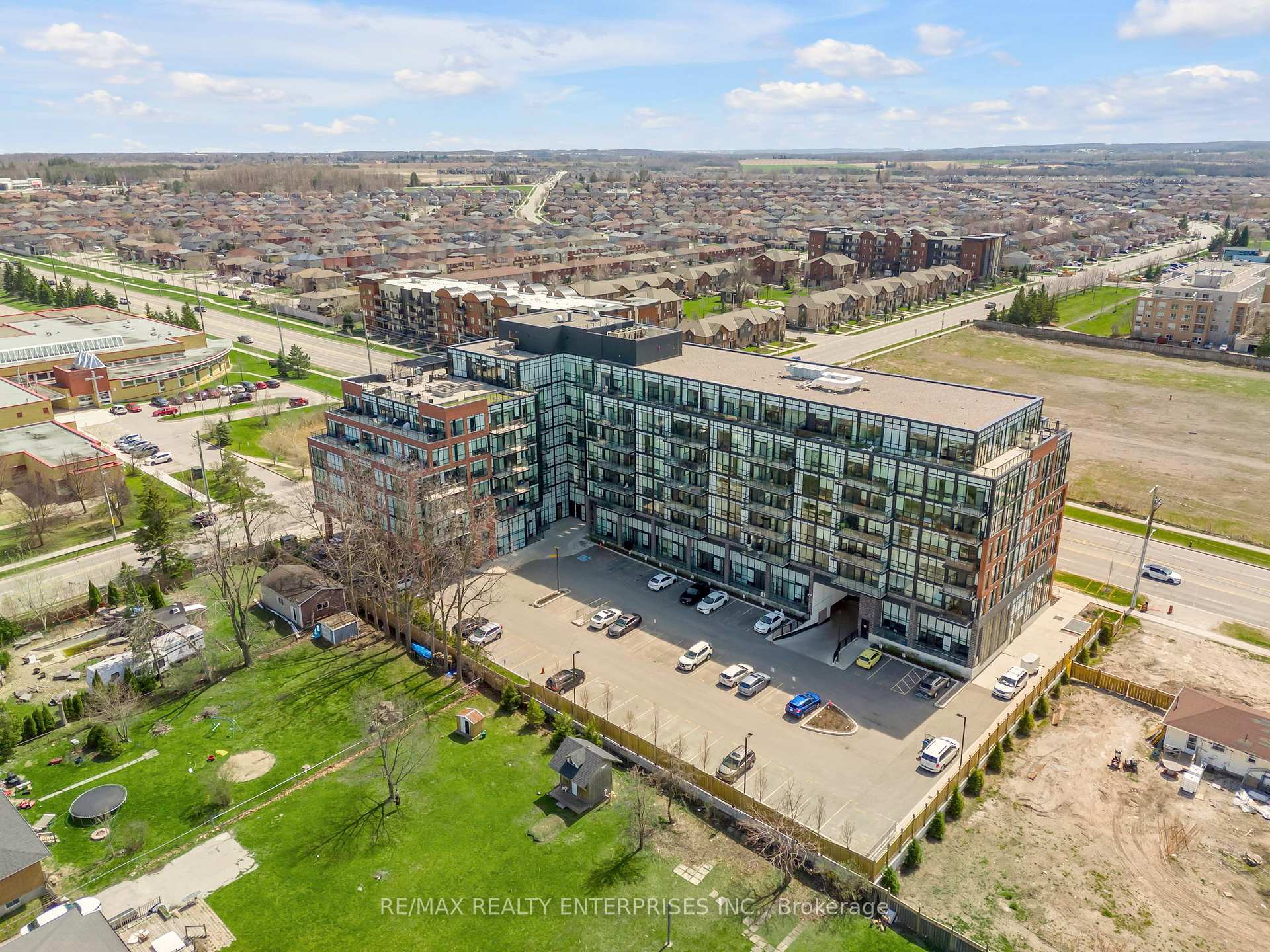Photo 5 of Unit 320, 681 Yonge Street, Barrie, Painswick South — HOMEH