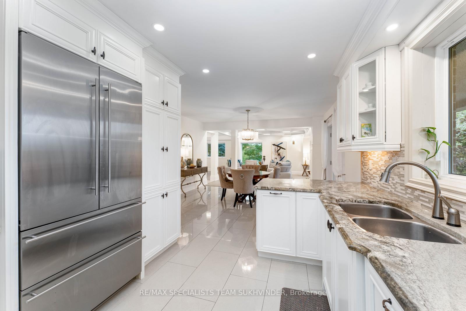 Photo 11 of 4 Dalla Riva Court, Brampton, Toronto Gore Rural Estate — HOMEH