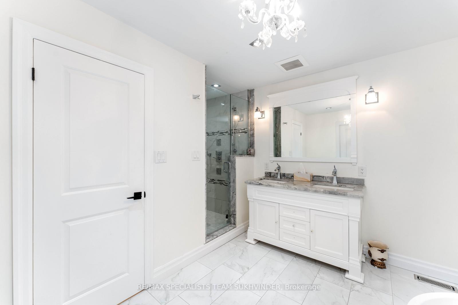Photo 20 of 4 Dalla Riva Court, Brampton, Toronto Gore Rural Estate — HOMEH