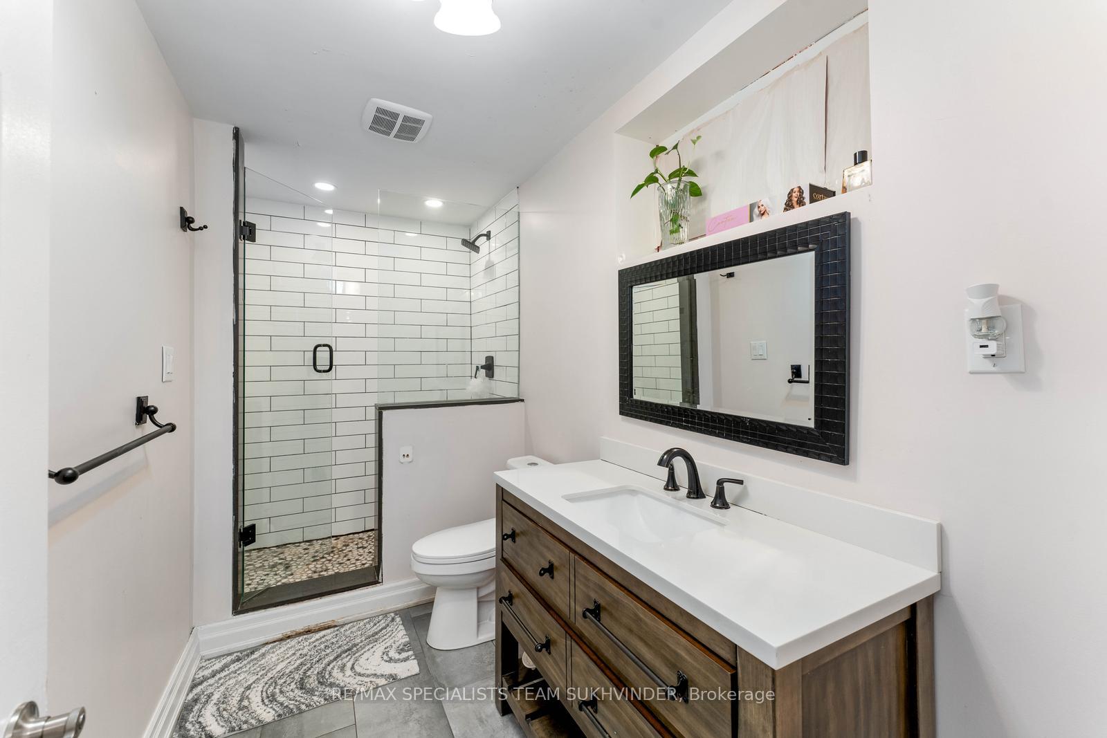 Photo 32 of 4 Dalla Riva Court, Brampton, Toronto Gore Rural Estate — HOMEH