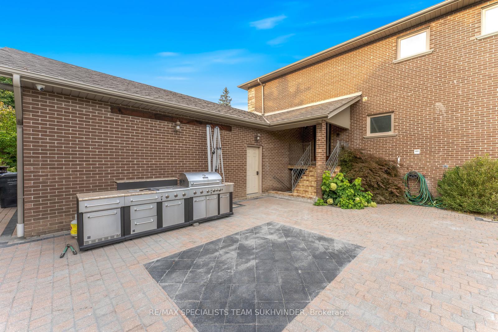 Photo 36 of 4 Dalla Riva Court, Brampton, Toronto Gore Rural Estate — HOMEH