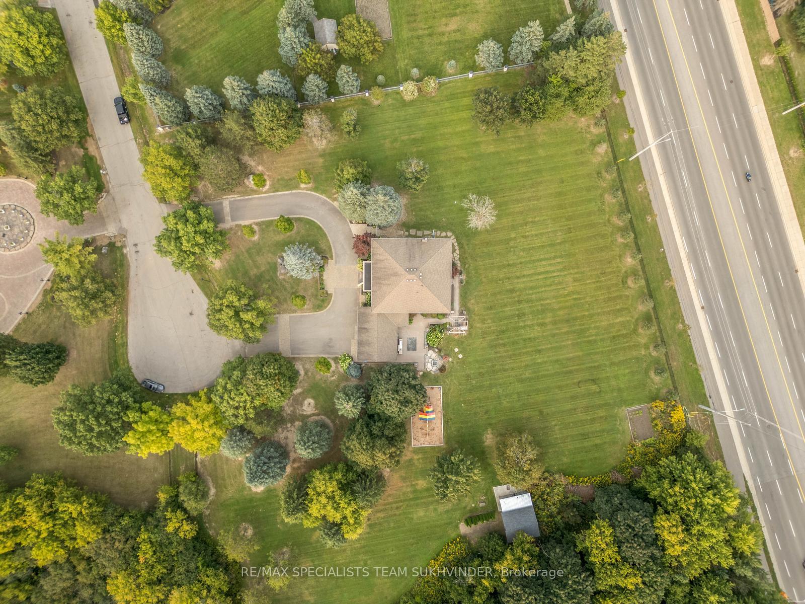 Photo 40 of 4 Dalla Riva Court, Brampton, Toronto Gore Rural Estate — HOMEH