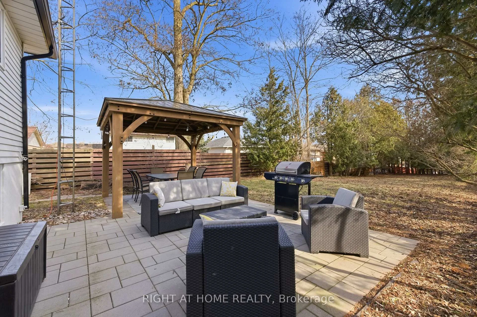 Photo 3 of 345 Highgate Avenue, Oshawa, Centennial — HOMEH