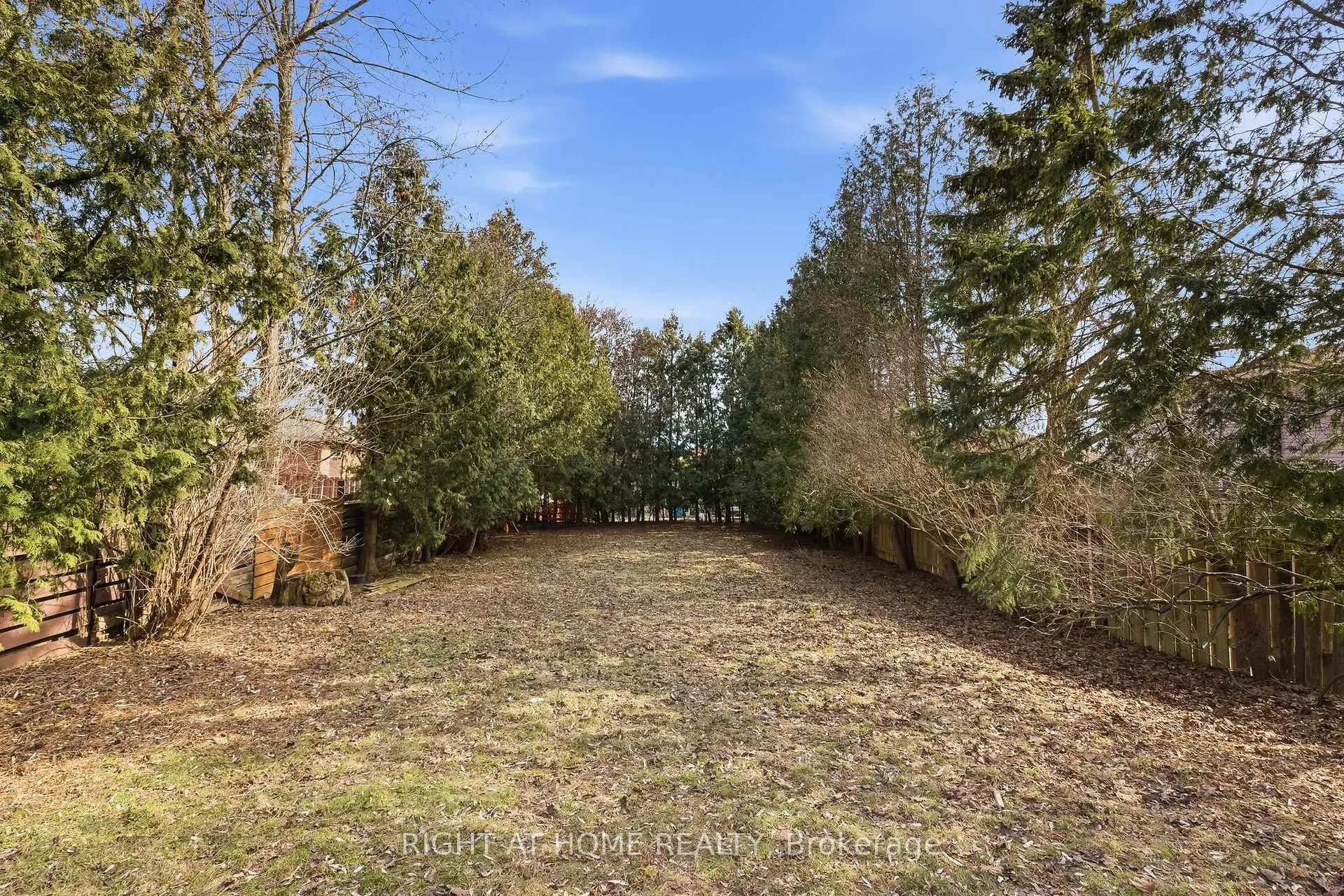 Photo 4 of 345 Highgate Avenue, Oshawa, Centennial — HOMEH
