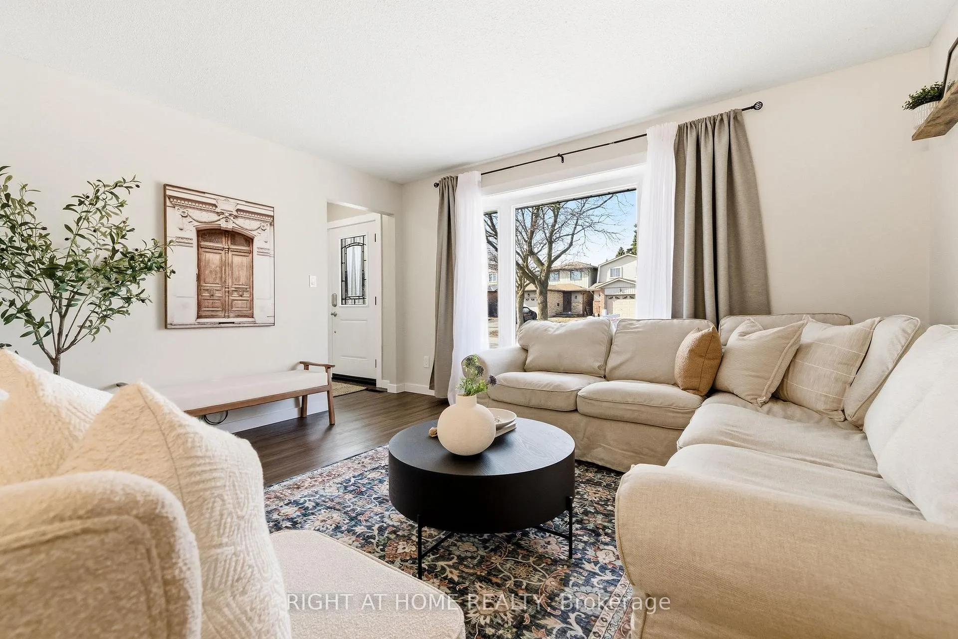 Photo 7 of 345 Highgate Avenue, Oshawa, Centennial — HOMEH