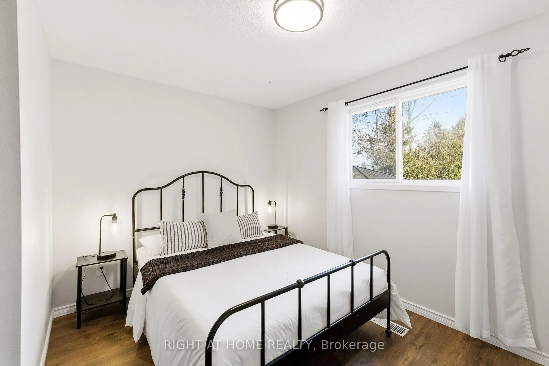 Photo 18 of 345 Highgate Avenue, Oshawa, Centennial — HOMEH