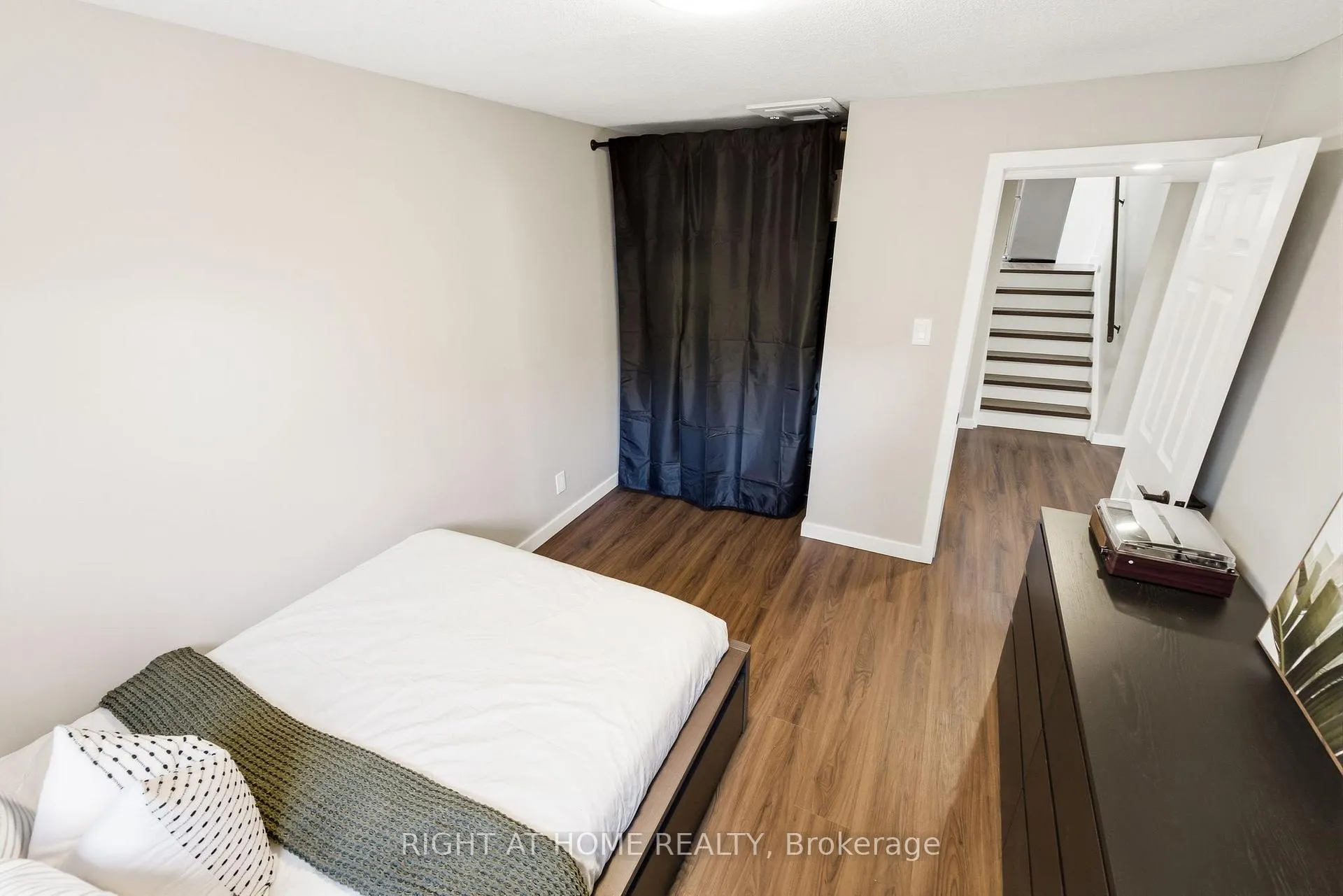 Photo 25 of 345 Highgate Avenue, Oshawa, Centennial — HOMEH