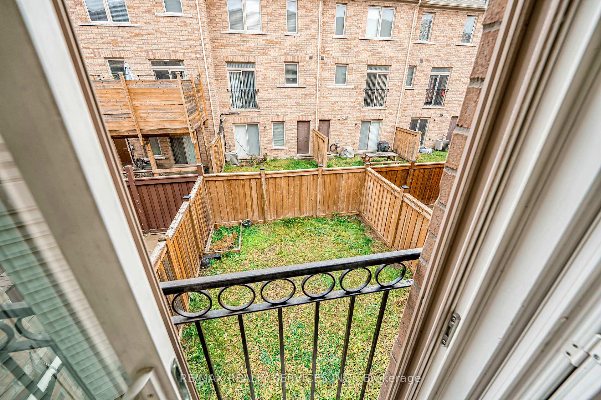 Photo 17 of 27 Sea Drifter Crescent, Brampton, Bram East — HOMEH