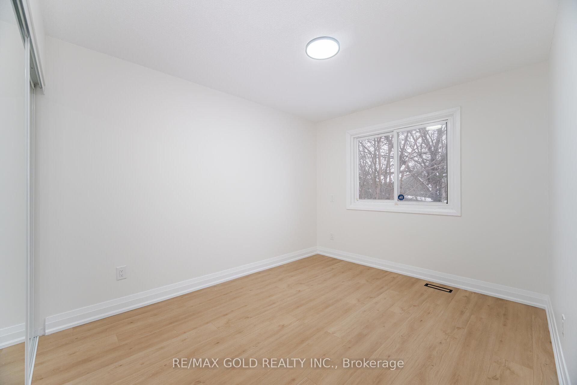 Photo 18 of 249 Hansen Road N, Brampton, Madoc — HOMEH