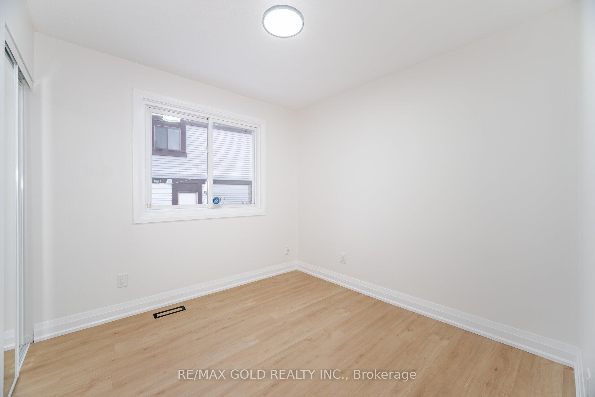 Photo 20 of 249 Hansen Road N, Brampton, Madoc — HOMEH