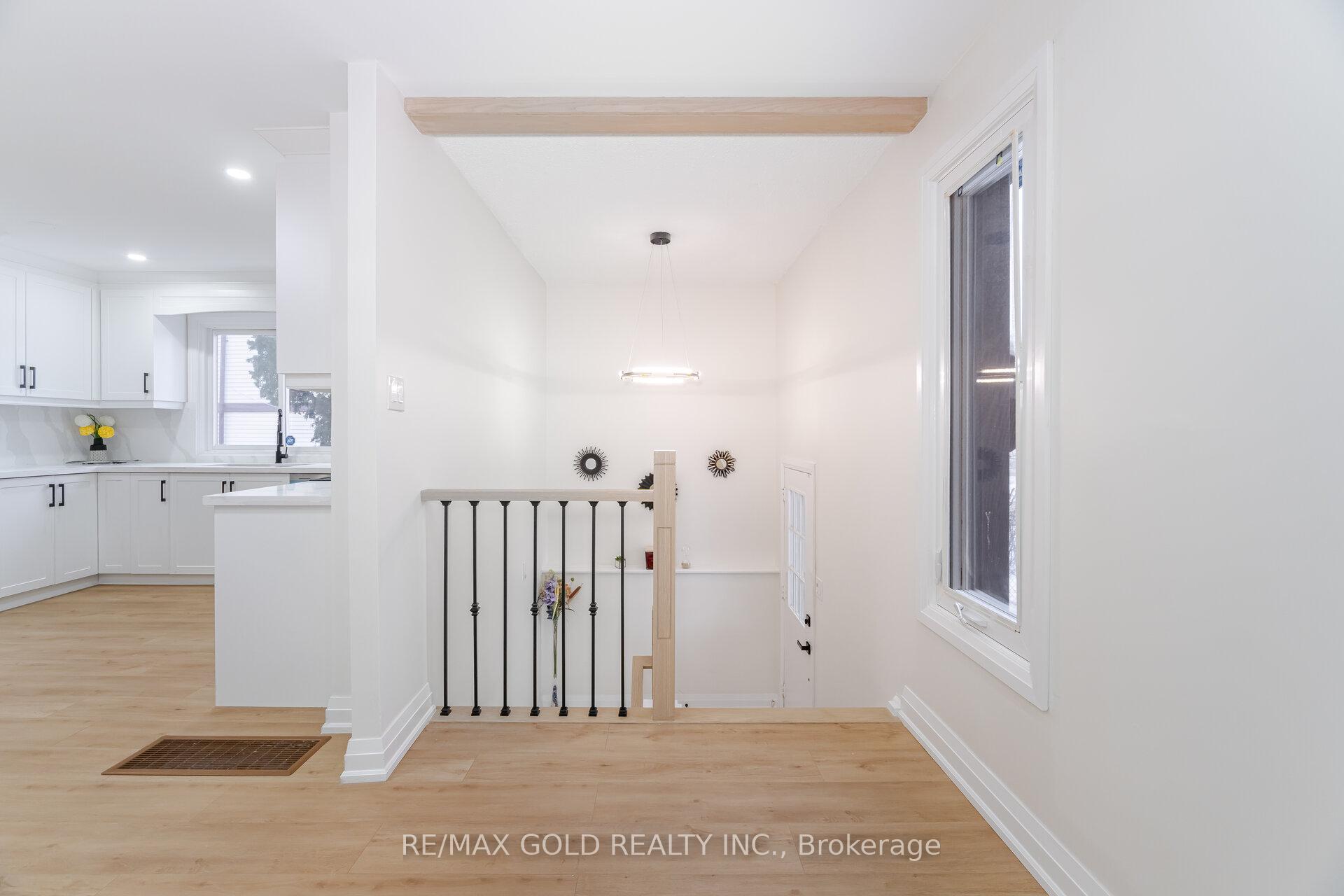 Photo 23 of 249 Hansen Road N, Brampton, Madoc — HOMEH
