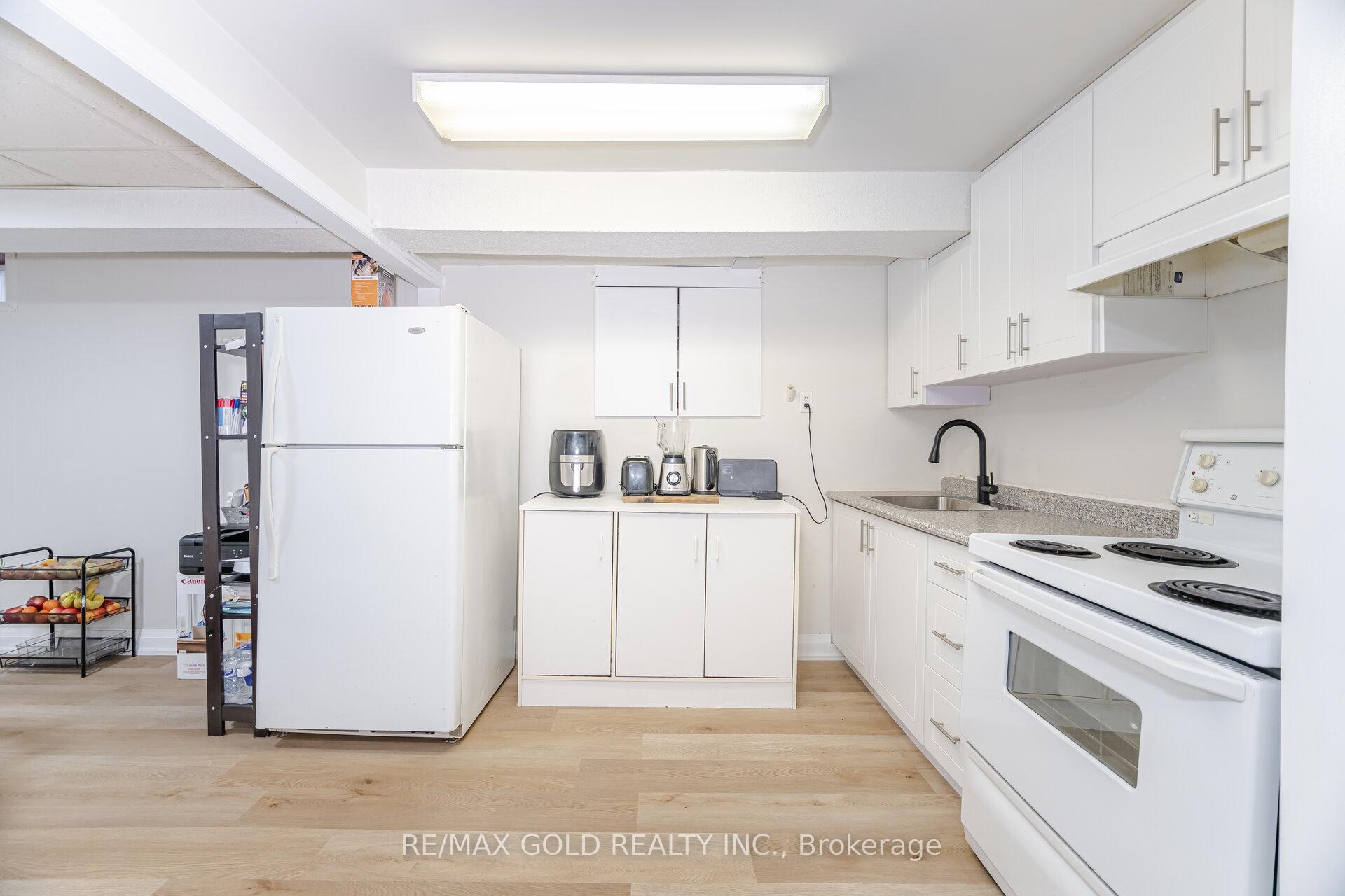 Photo 28 of 249 Hansen Road N, Brampton, Madoc — HOMEH