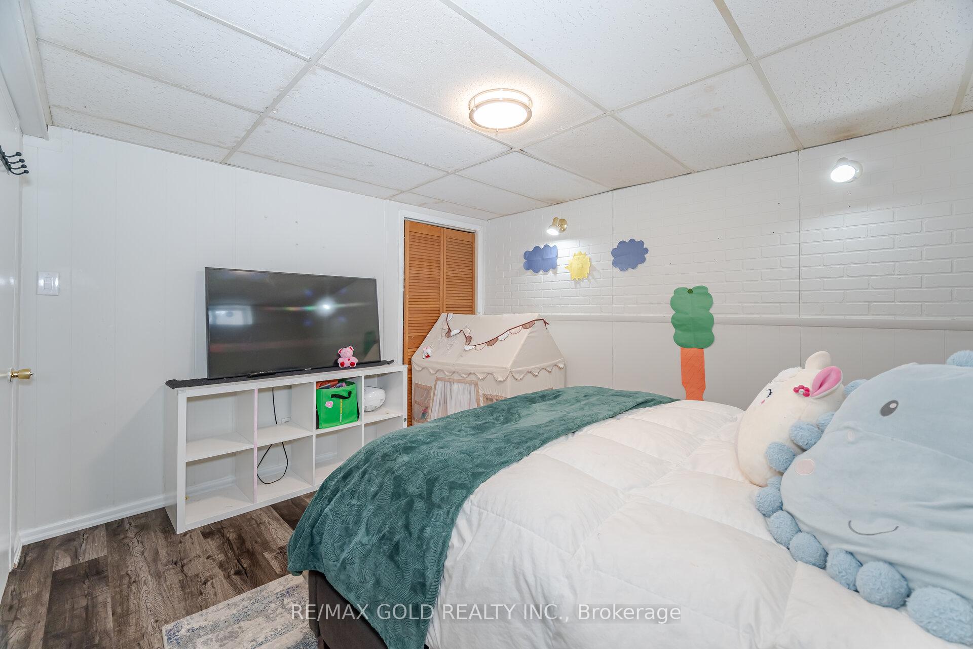 Photo 35 of 249 Hansen Road N, Brampton, Madoc — HOMEH