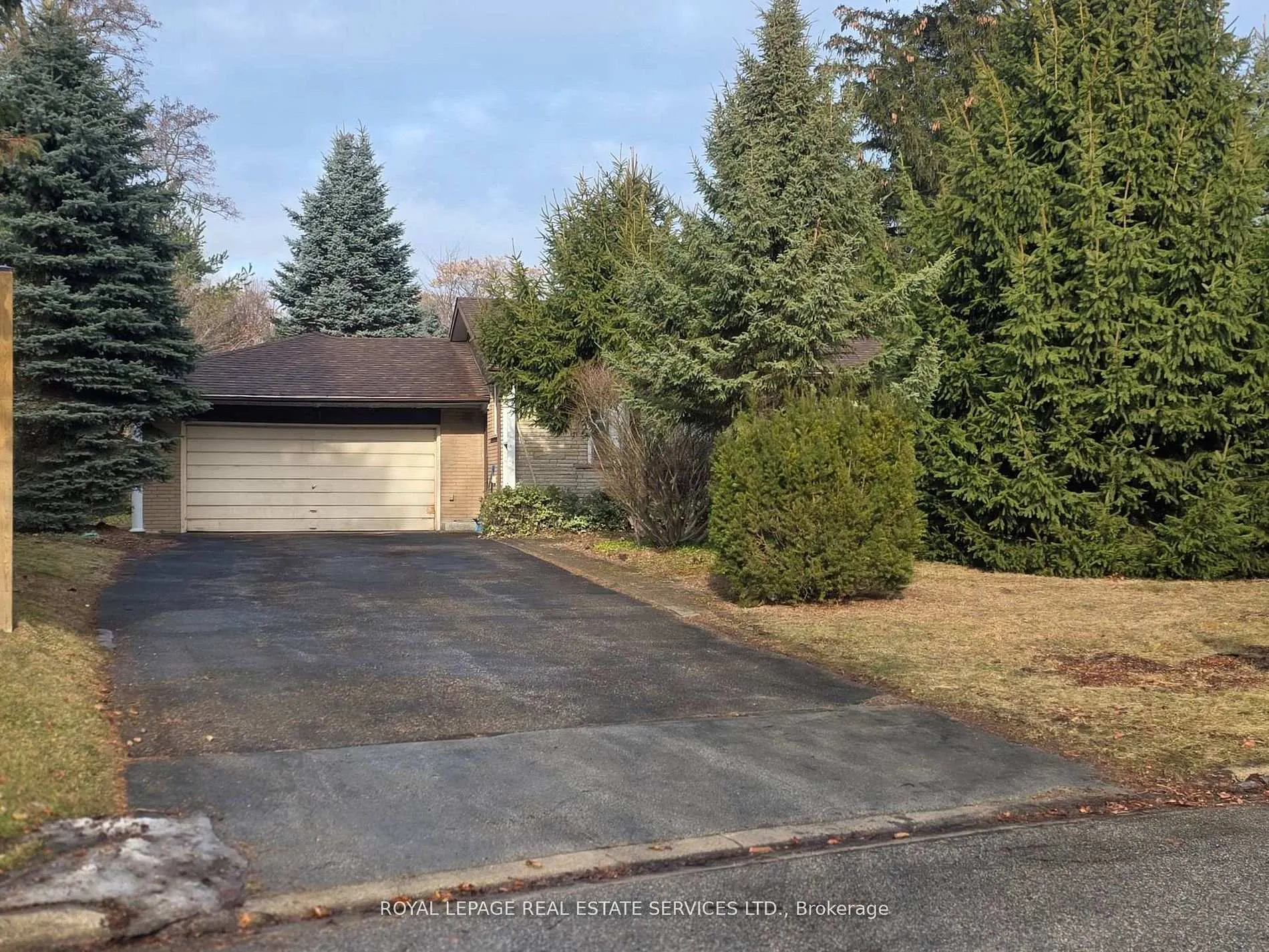 Photo 1 of 541 Vanessa Crescent, Mississauga, Lorne Park — HOMEH