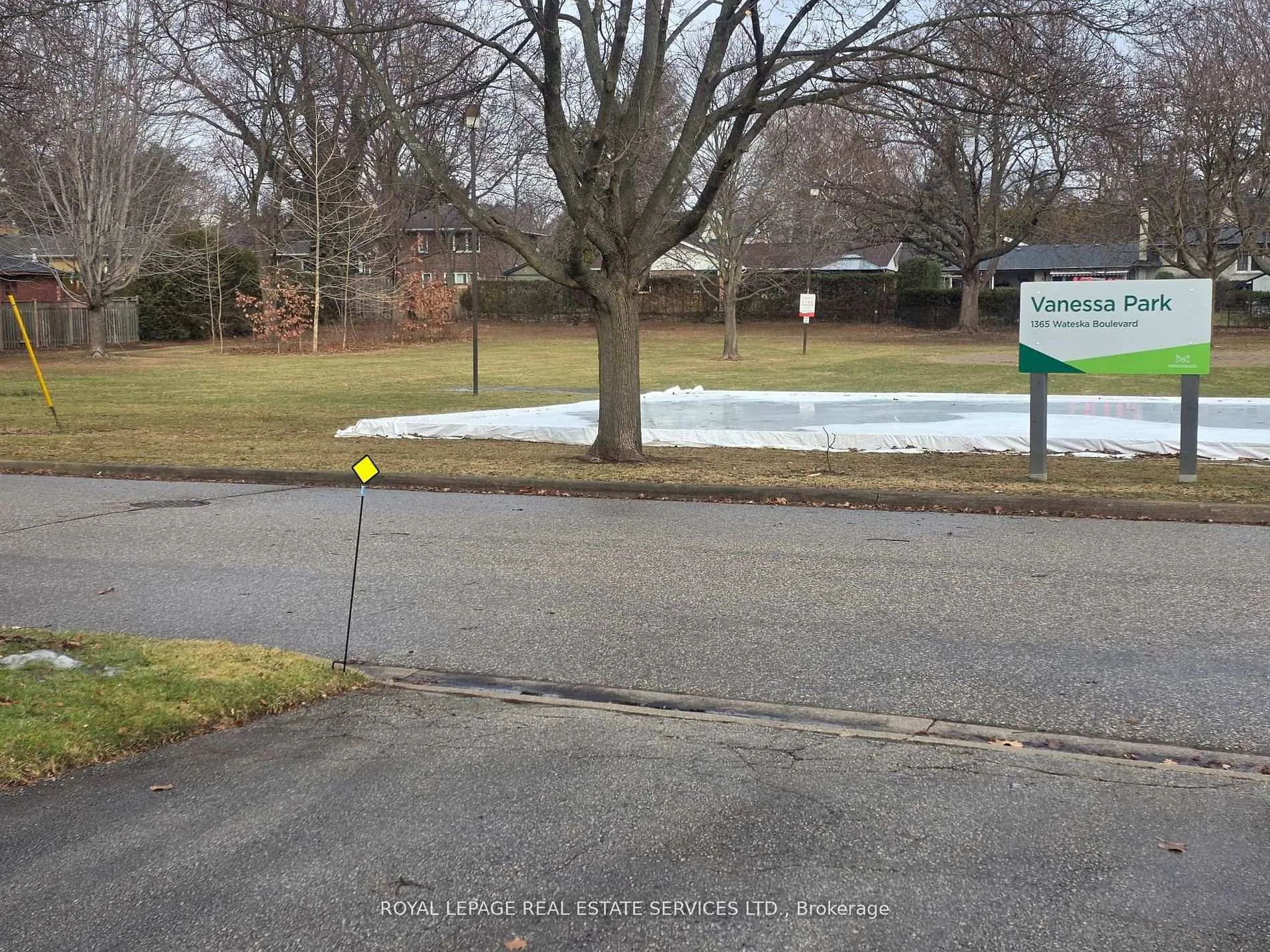 Photo 8 of 541 Vanessa Crescent, Mississauga, Lorne Park — HOMEH