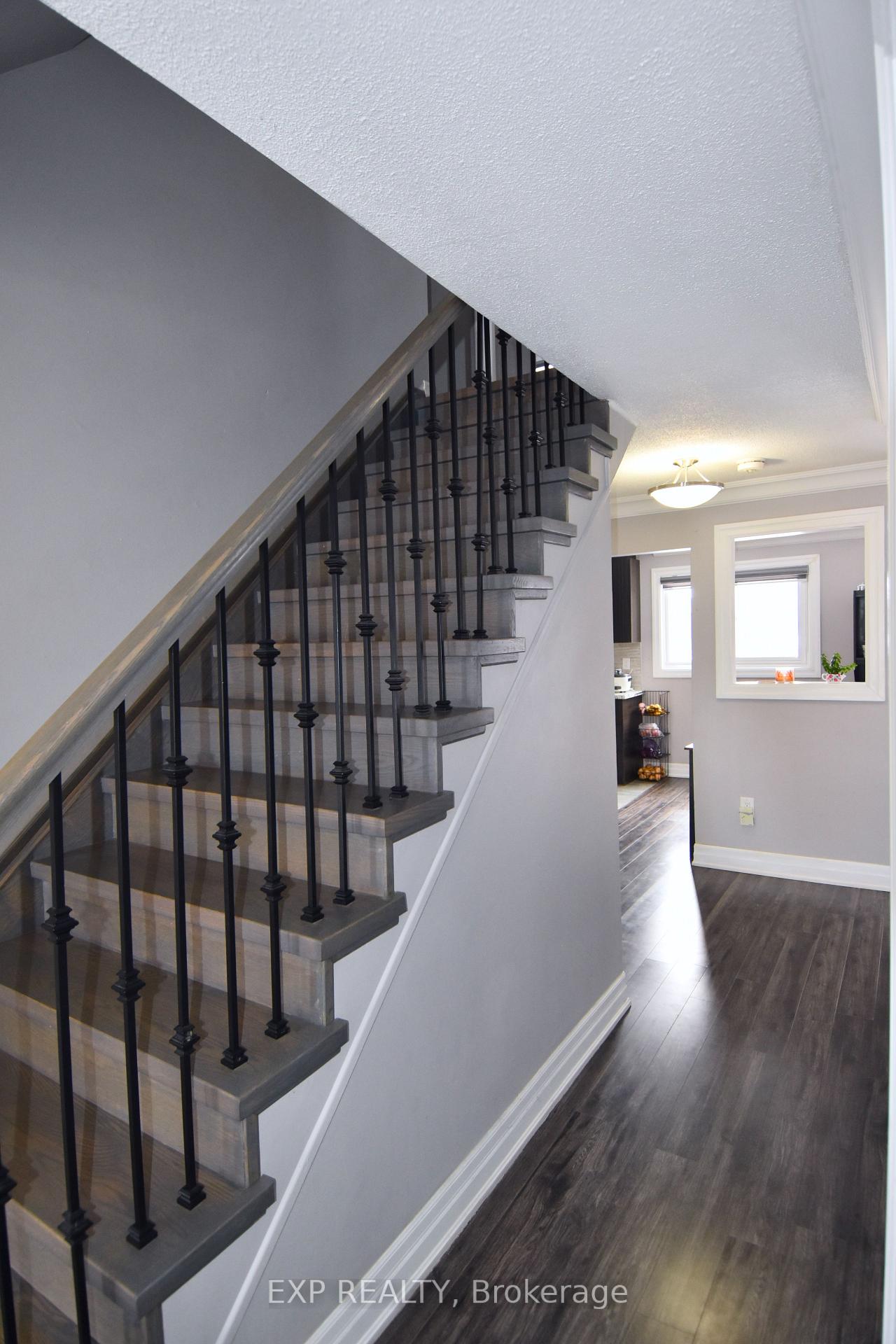 Photo 6 of 245 Centre Street N, Brampton, Brampton North — HOMEH