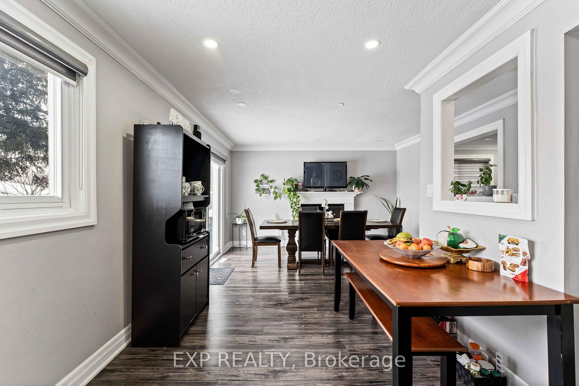 Photo 10 of 245 Centre Street N, Brampton, Brampton North — HOMEH