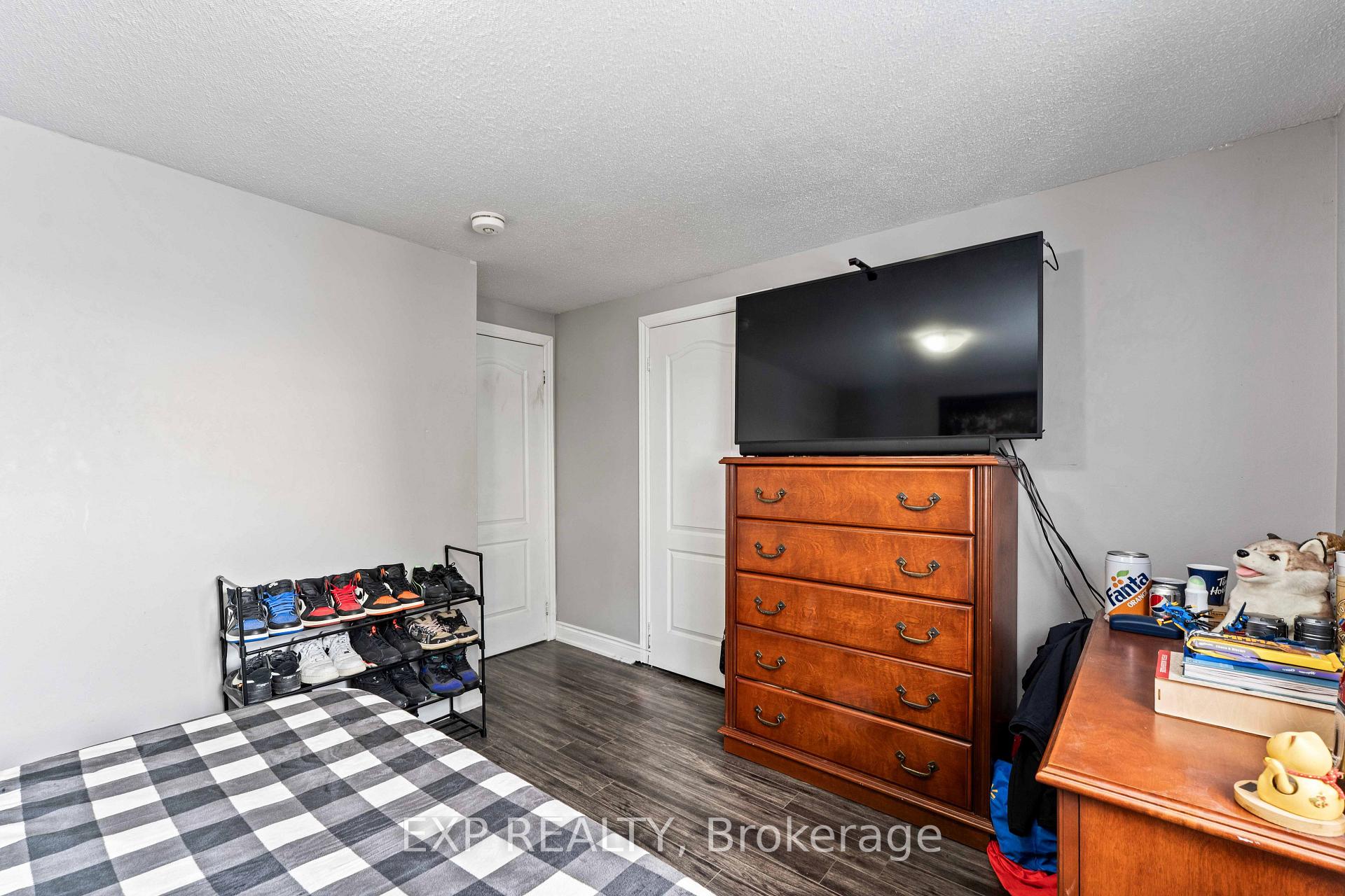 Photo 25 of 245 Centre Street N, Brampton, Brampton North — HOMEH