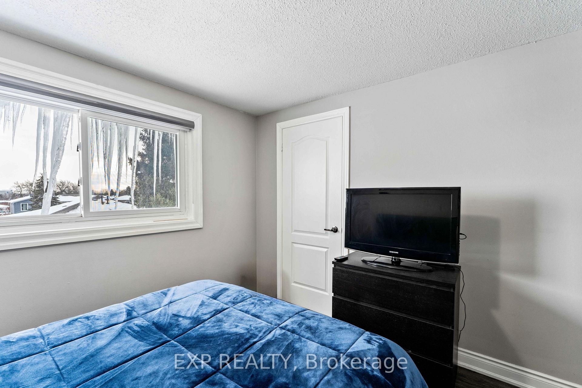 Photo 27 of 245 Centre Street N, Brampton, Brampton North — HOMEH