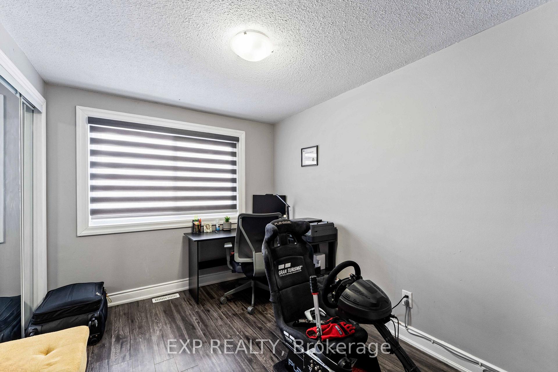 Photo 28 of 245 Centre Street N, Brampton, Brampton North — HOMEH
