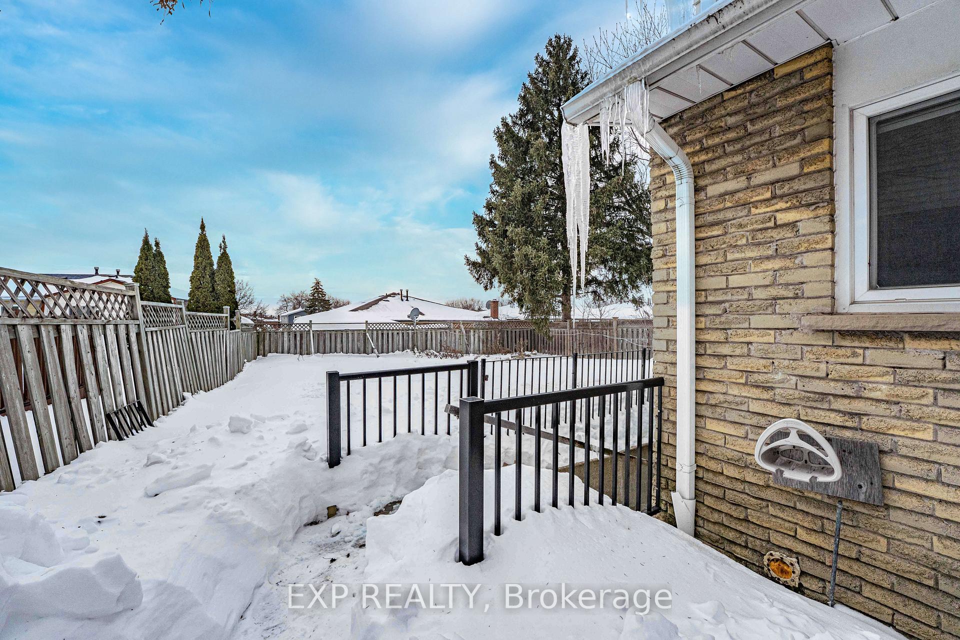 Photo 32 of 245 Centre Street N, Brampton, Brampton North — HOMEH