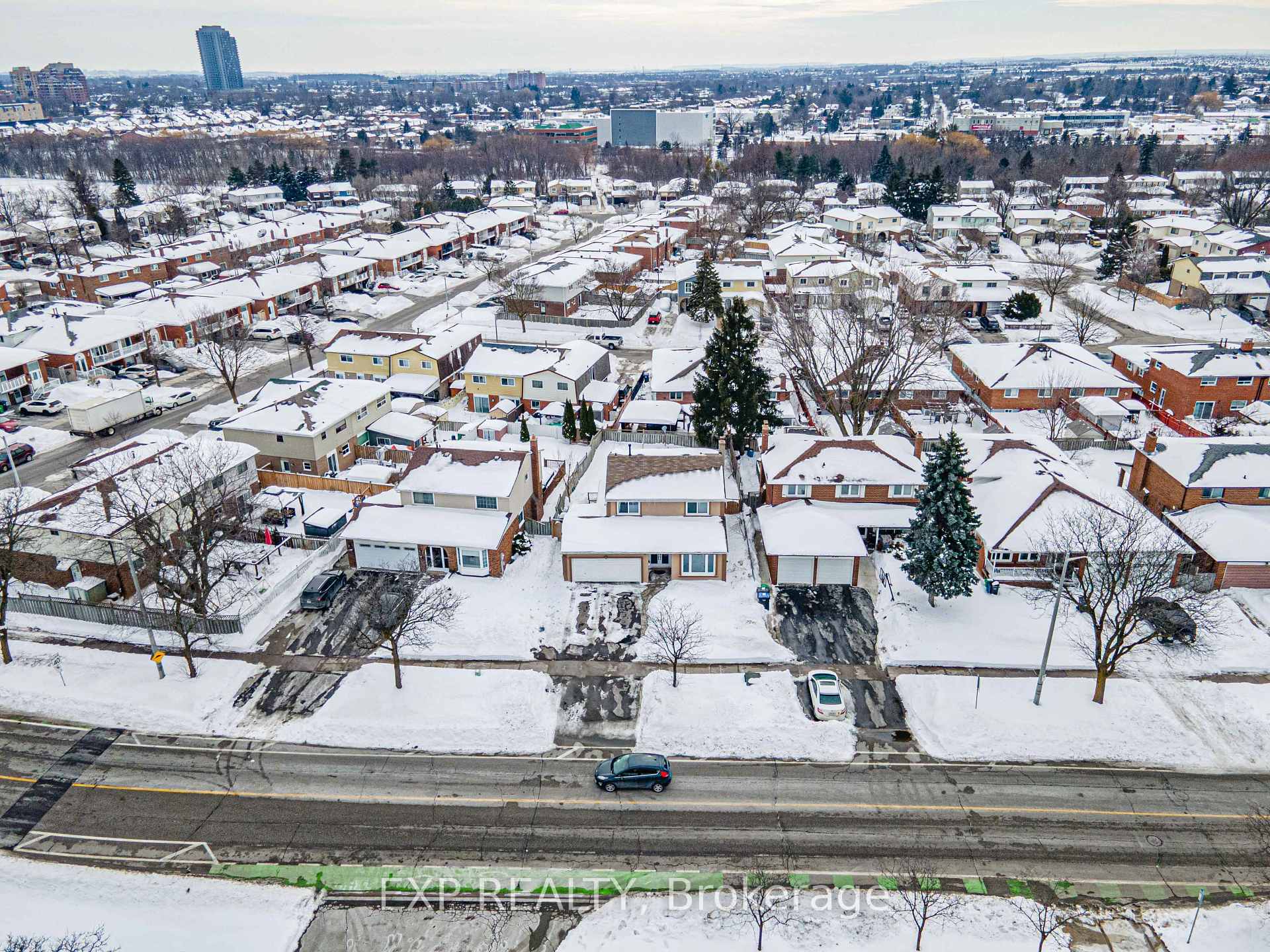 Photo 43 of 245 Centre Street N, Brampton, Brampton North — HOMEH