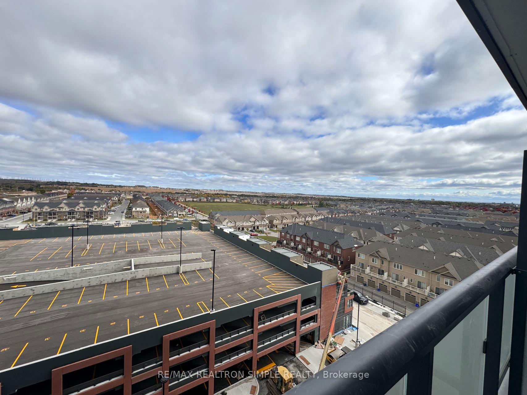 Photo 9 of Unit 801, 2545 Simcoe Street N, Oshawa, Windfields — HOMEH