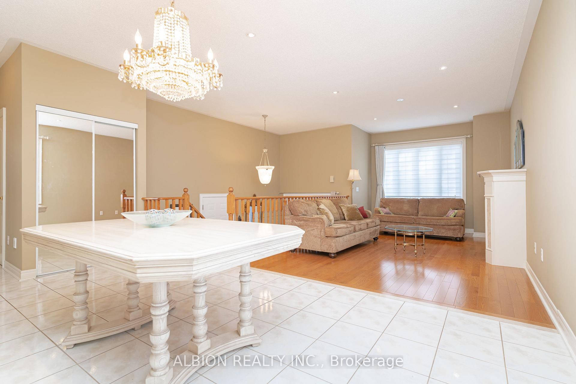 Photo 13 of 30 Rushbrook Drive, Brampton, Vales of Castlemore — HOMEH
