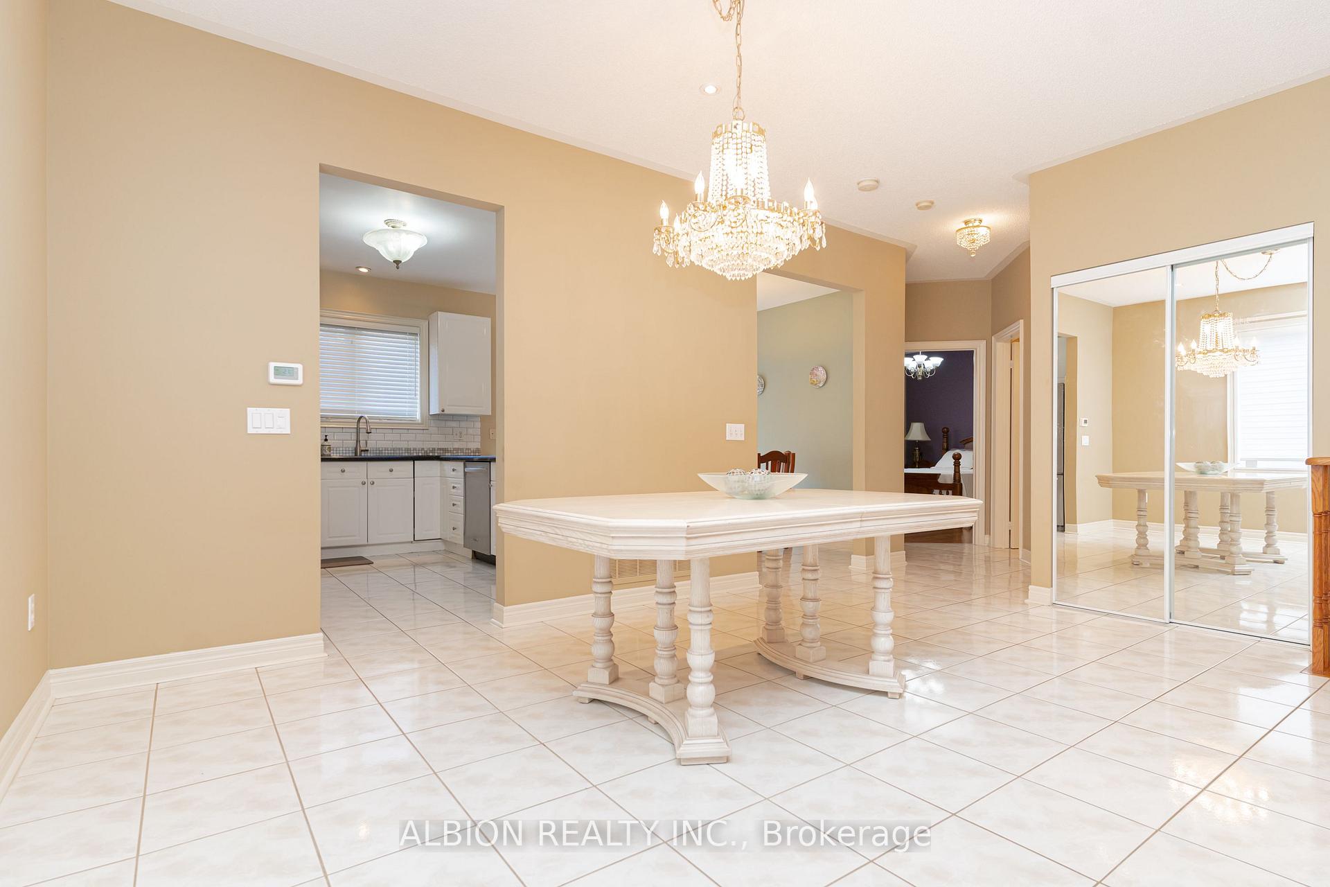 Photo 14 of 30 Rushbrook Drive, Brampton, Vales of Castlemore — HOMEH