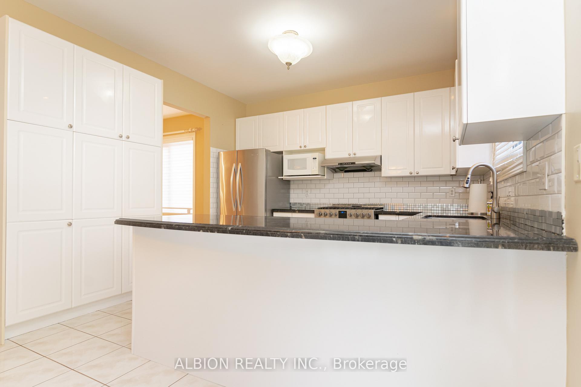 Photo 17 of 30 Rushbrook Drive, Brampton, Vales of Castlemore — HOMEH