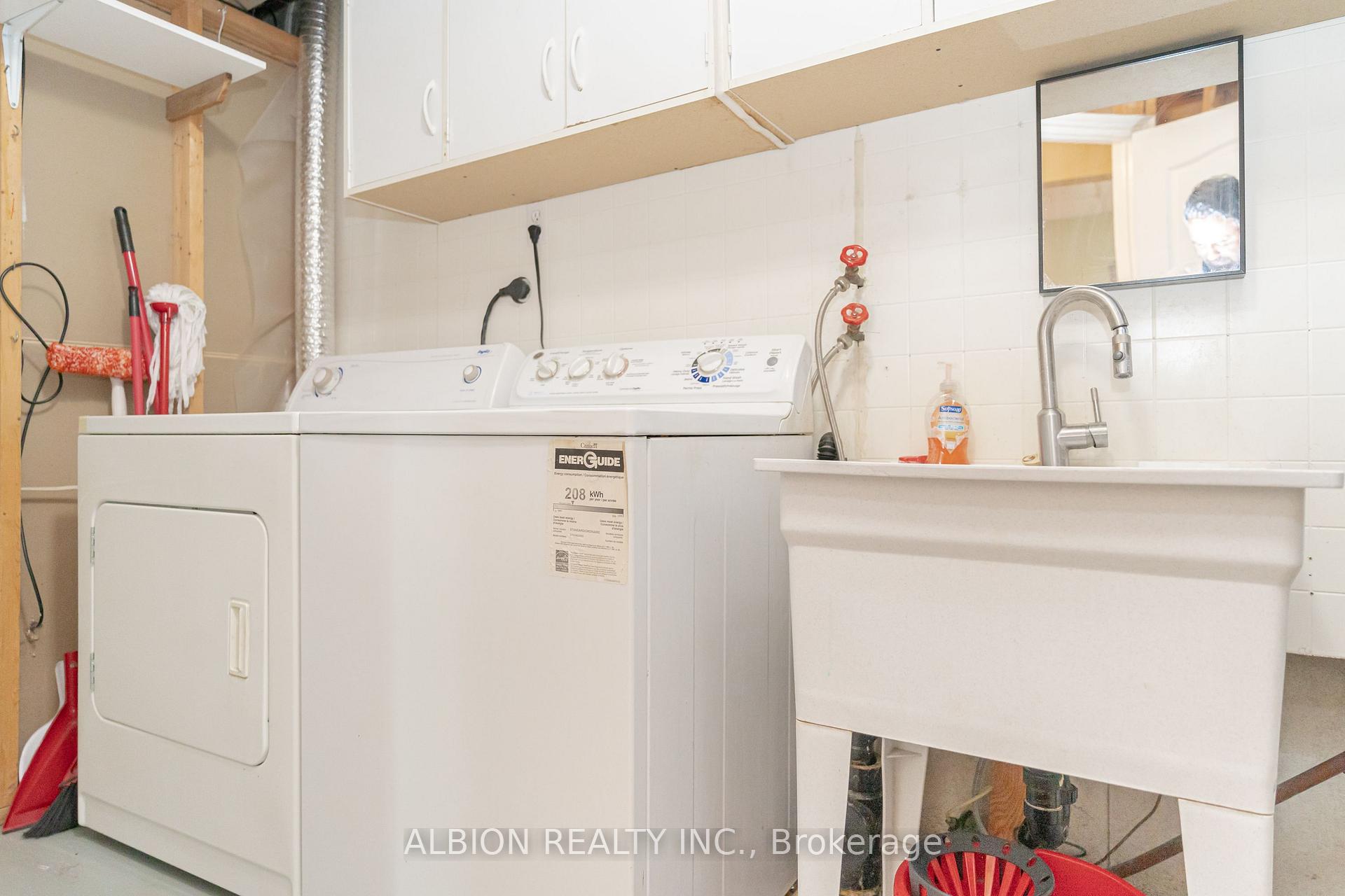 Photo 34 of 30 Rushbrook Drive, Brampton, Vales of Castlemore — HOMEH