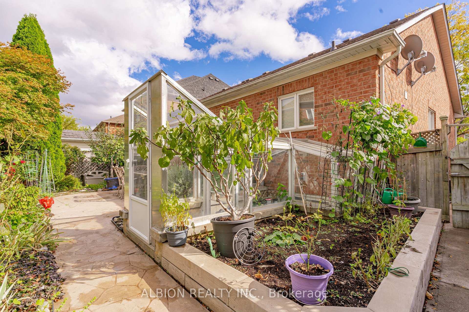 Photo 39 of 30 Rushbrook Drive, Brampton, Vales of Castlemore — HOMEH