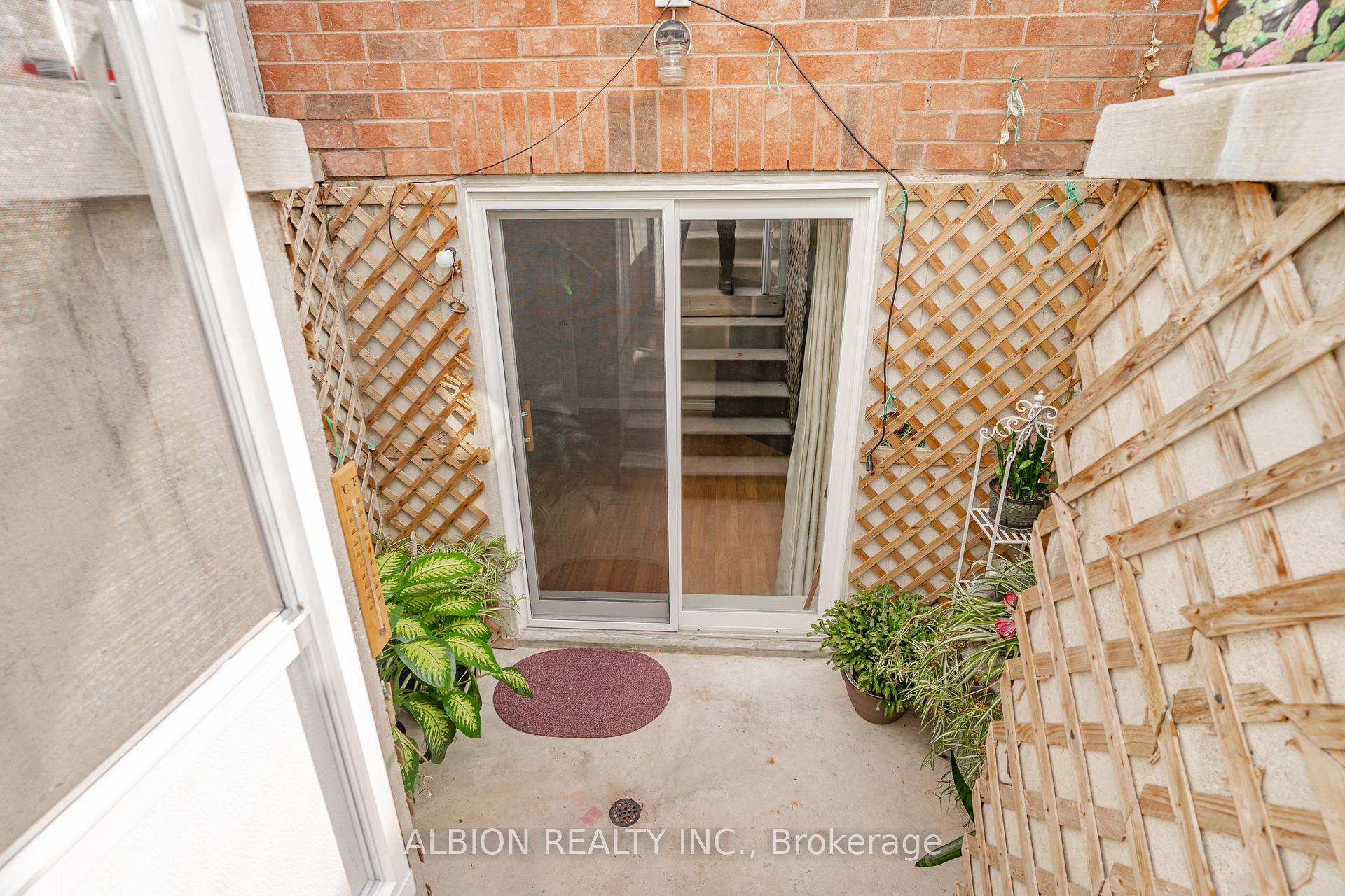 Photo 40 of 30 Rushbrook Drive, Brampton, Vales of Castlemore — HOMEH
