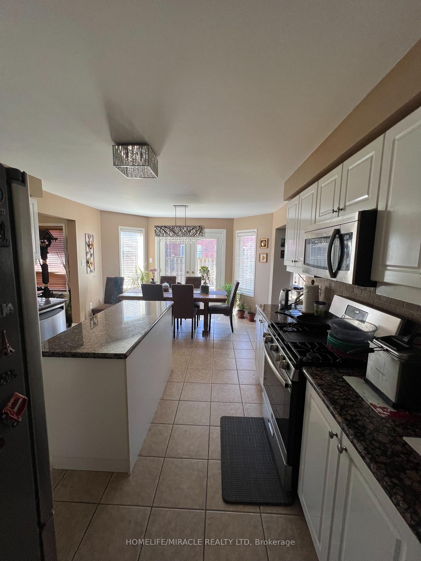 Photo 11 of 53 Hiberton Crescent, Brampton, Fletcher's Meadow — HOMEH