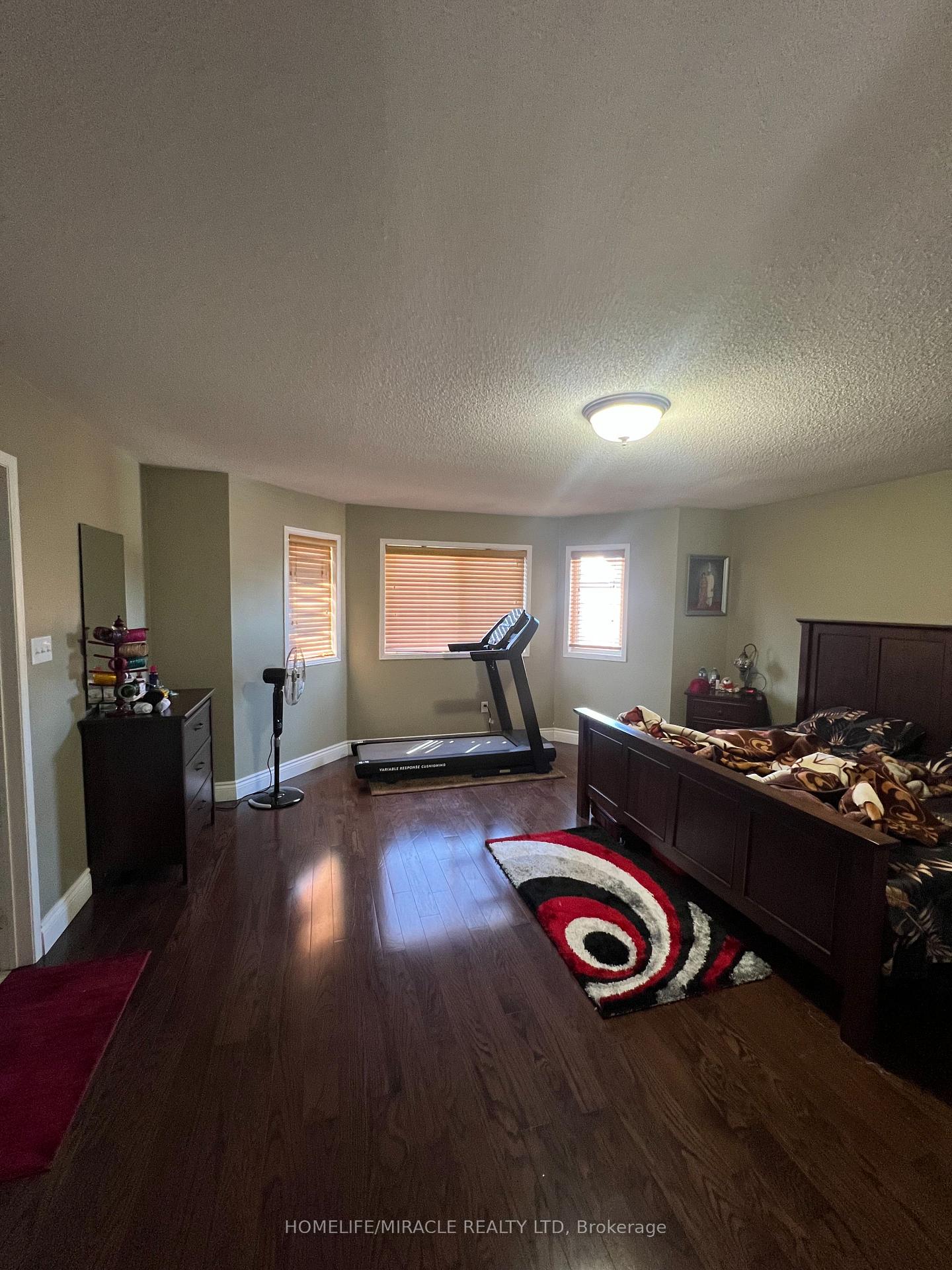 Photo 13 of 53 Hiberton Crescent, Brampton, Fletcher's Meadow — HOMEH