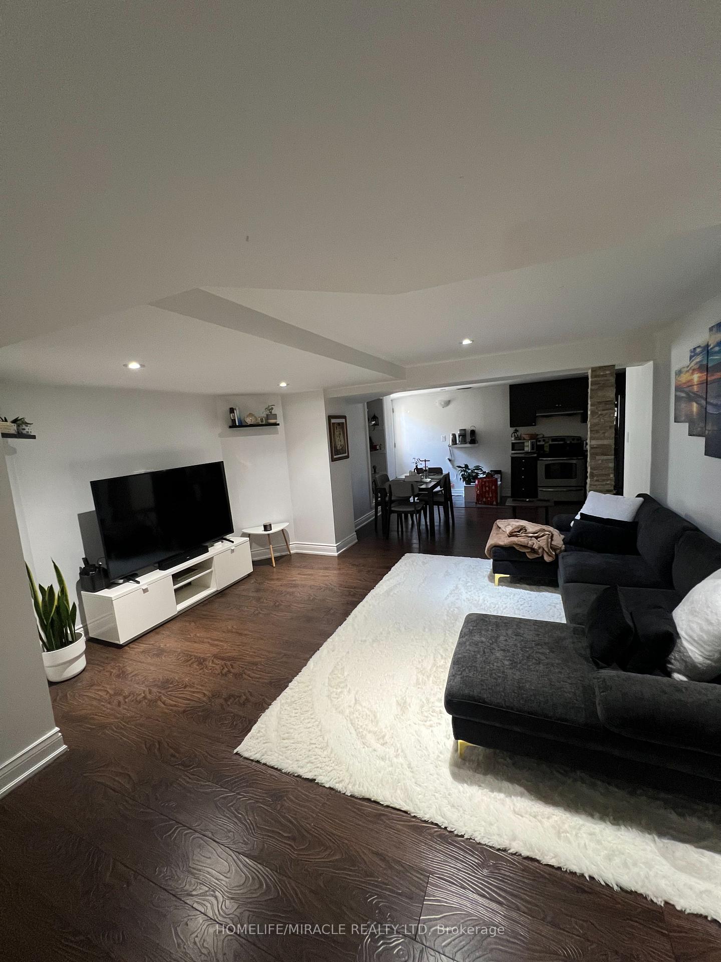 Photo 19 of 53 Hiberton Crescent, Brampton, Fletcher's Meadow — HOMEH