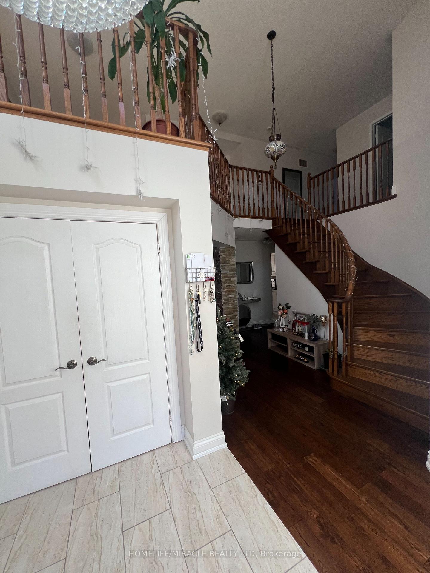 Photo 22 of 53 Hiberton Crescent, Brampton, Fletcher's Meadow — HOMEH