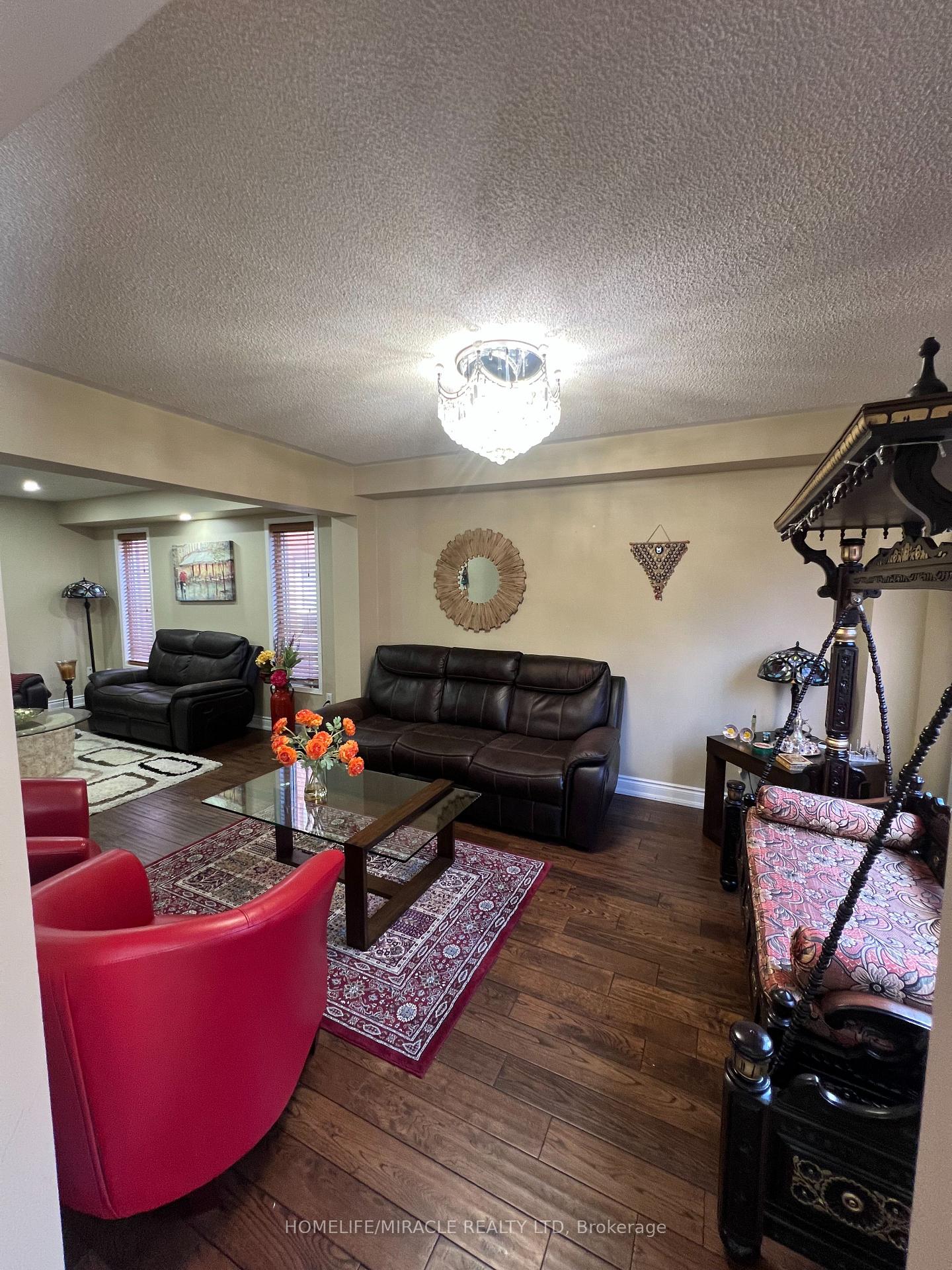Photo 25 of 53 Hiberton Crescent, Brampton, Fletcher's Meadow — HOMEH