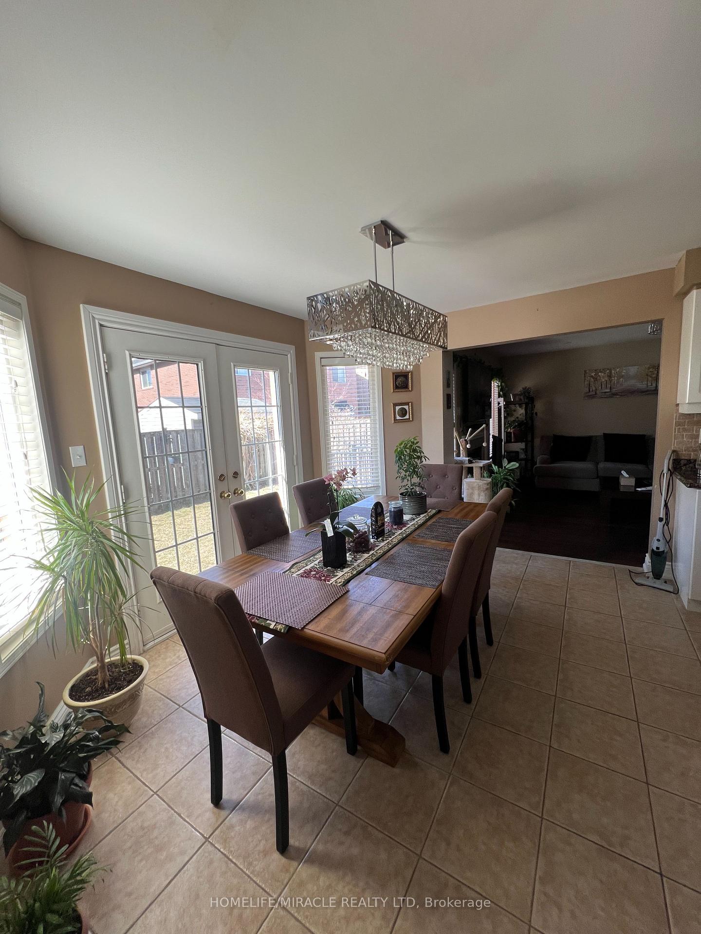Photo 29 of 53 Hiberton Crescent, Brampton, Fletcher's Meadow — HOMEH