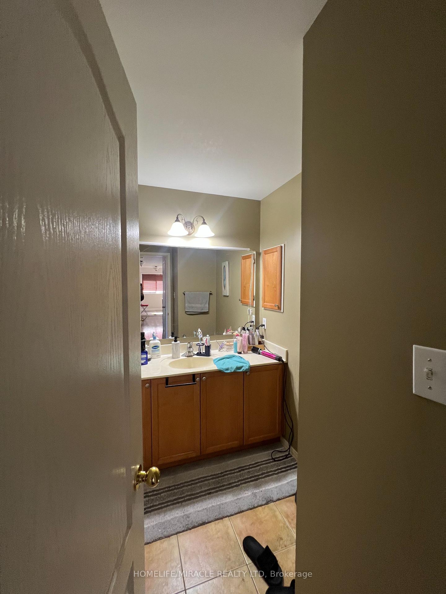 Photo 36 of 53 Hiberton Crescent, Brampton, Fletcher's Meadow — HOMEH