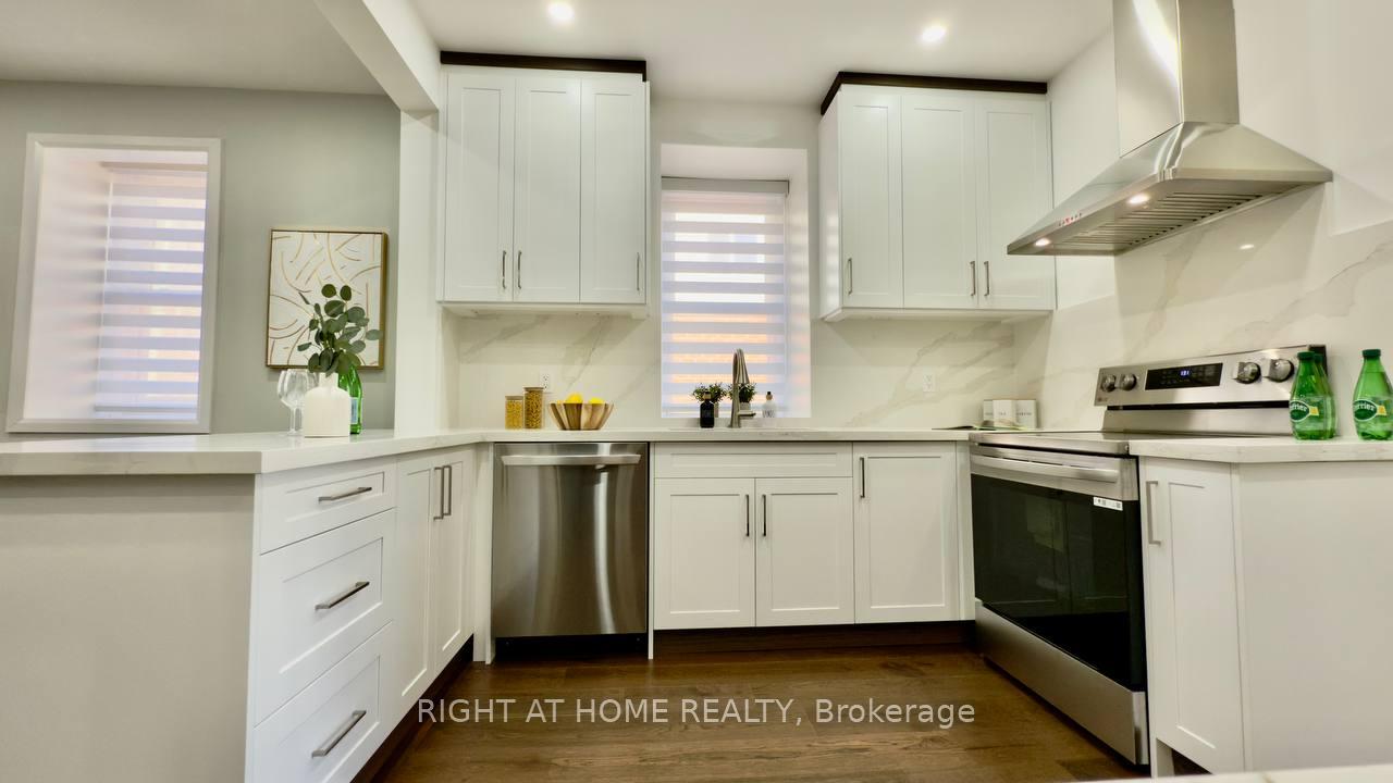 Photo 16 of 23 Brock Street N, Hamilton, Dundas — HOMEH