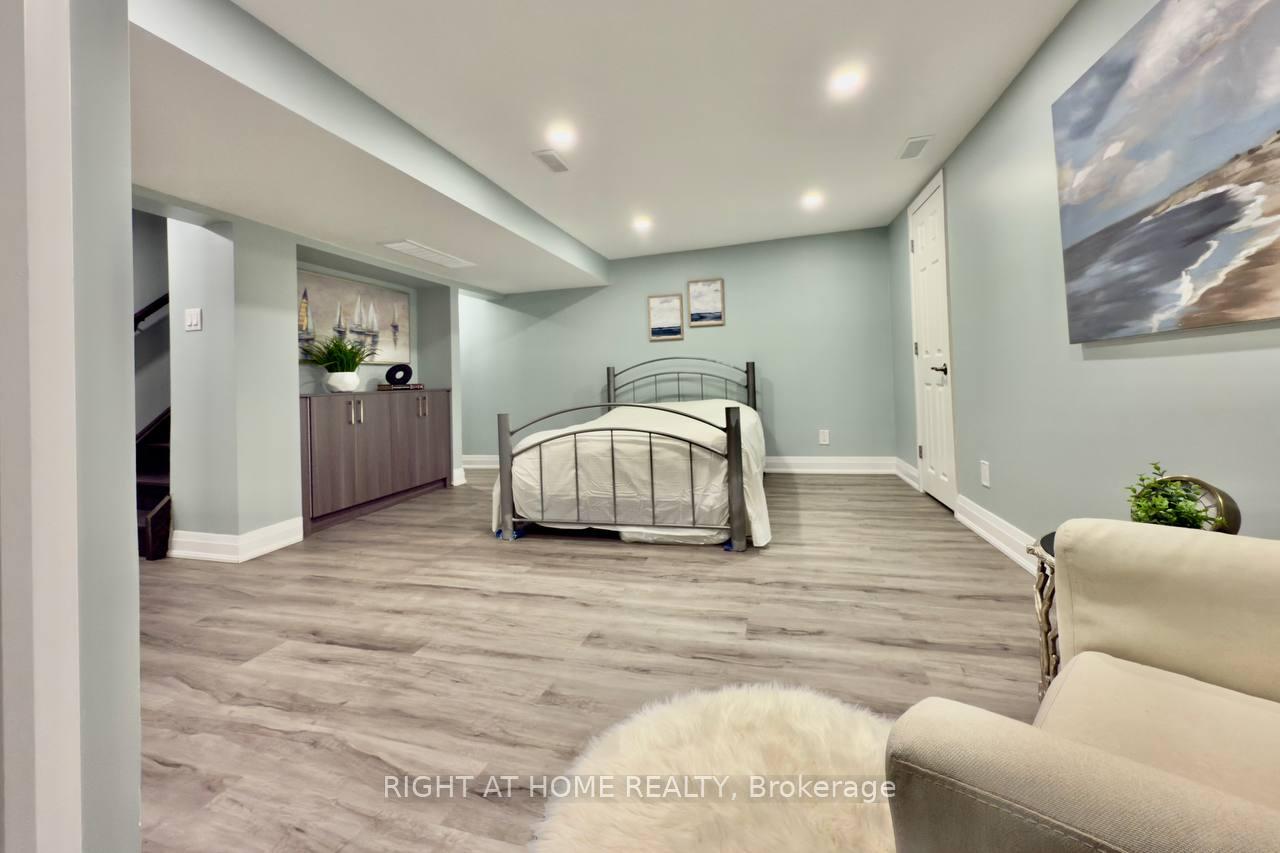 Photo 118 of 23 Brock Street N, Hamilton, Dundas — HOMEH