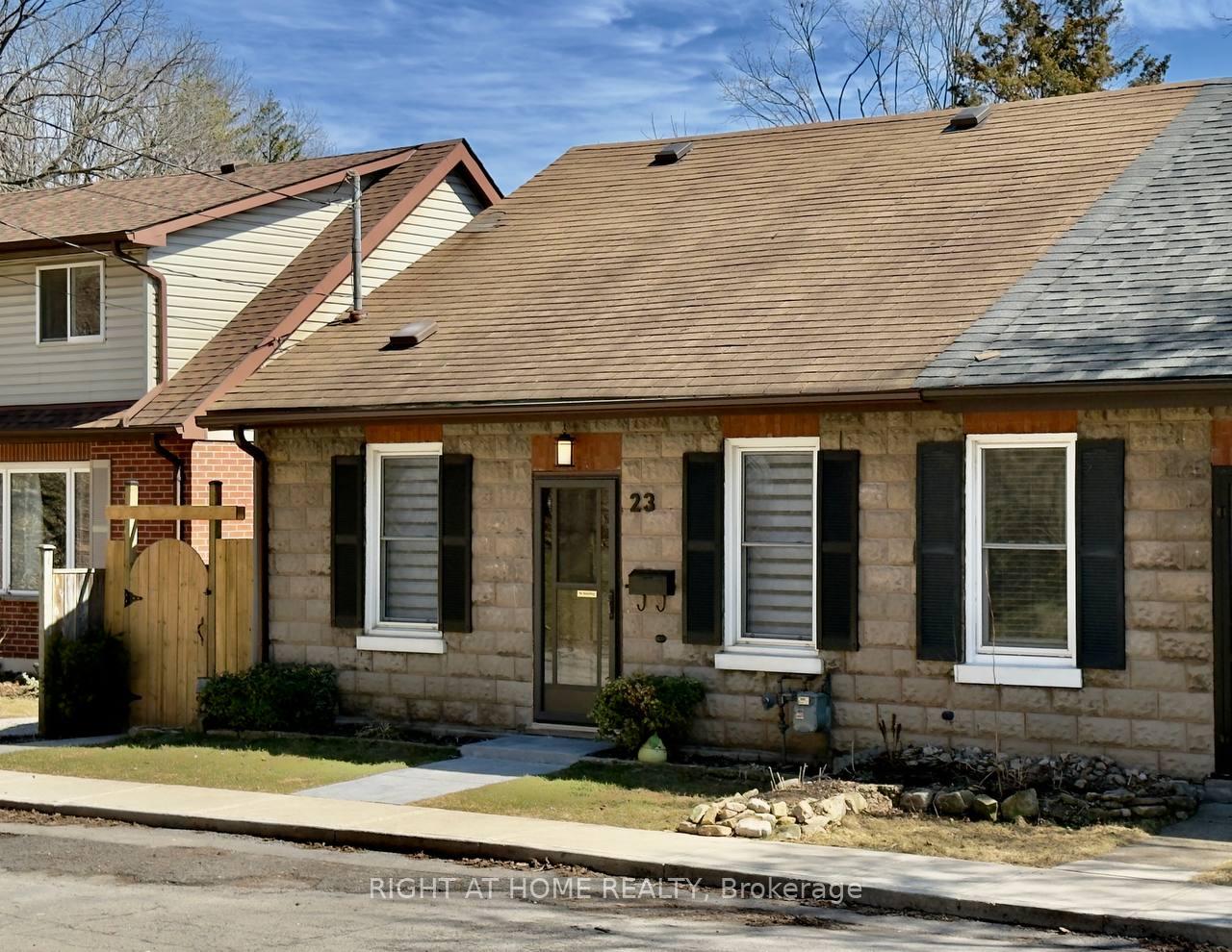 Photo 140 of 23 Brock Street N, Hamilton, Dundas — HOMEH