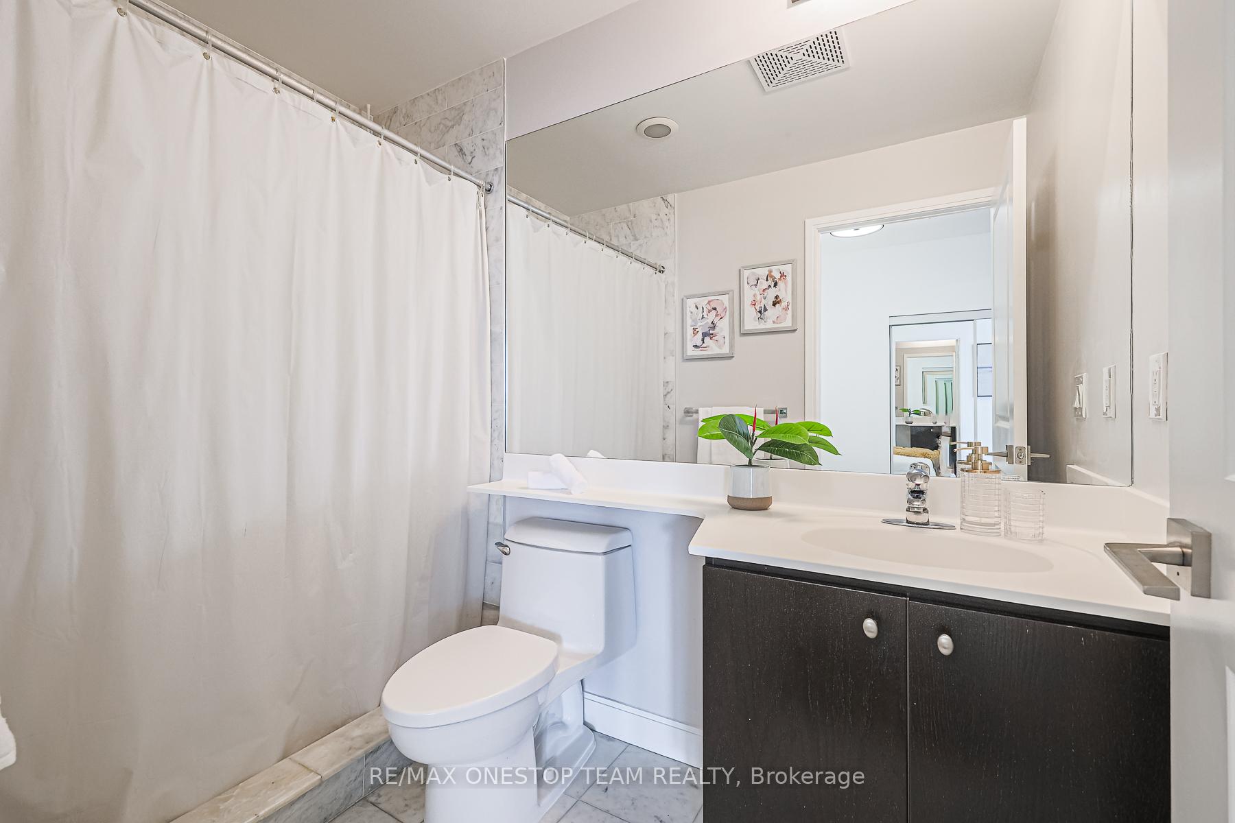 Photo 3 of Unit 3005, 1 Scott Street, Toronto, Waterfront Communities — HOMEH