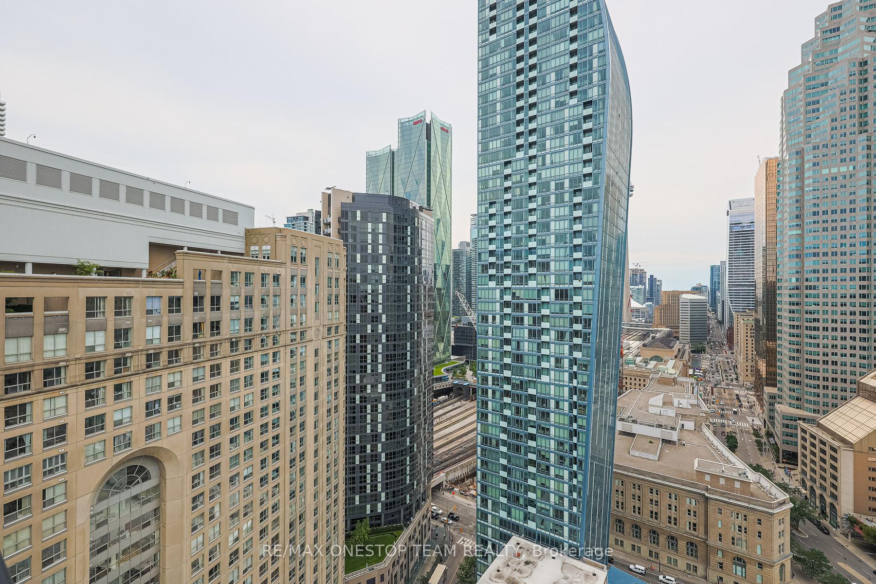 Photo 8 of Unit 3005, 1 Scott Street, Toronto, Waterfront Communities — HOMEH