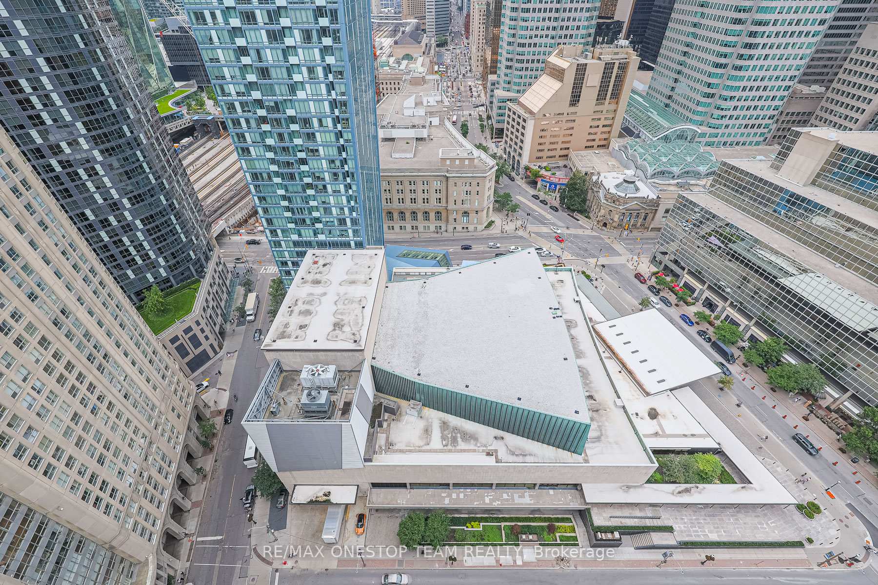 Photo 12 of Unit 3005, 1 Scott Street, Toronto, Waterfront Communities — HOMEH
