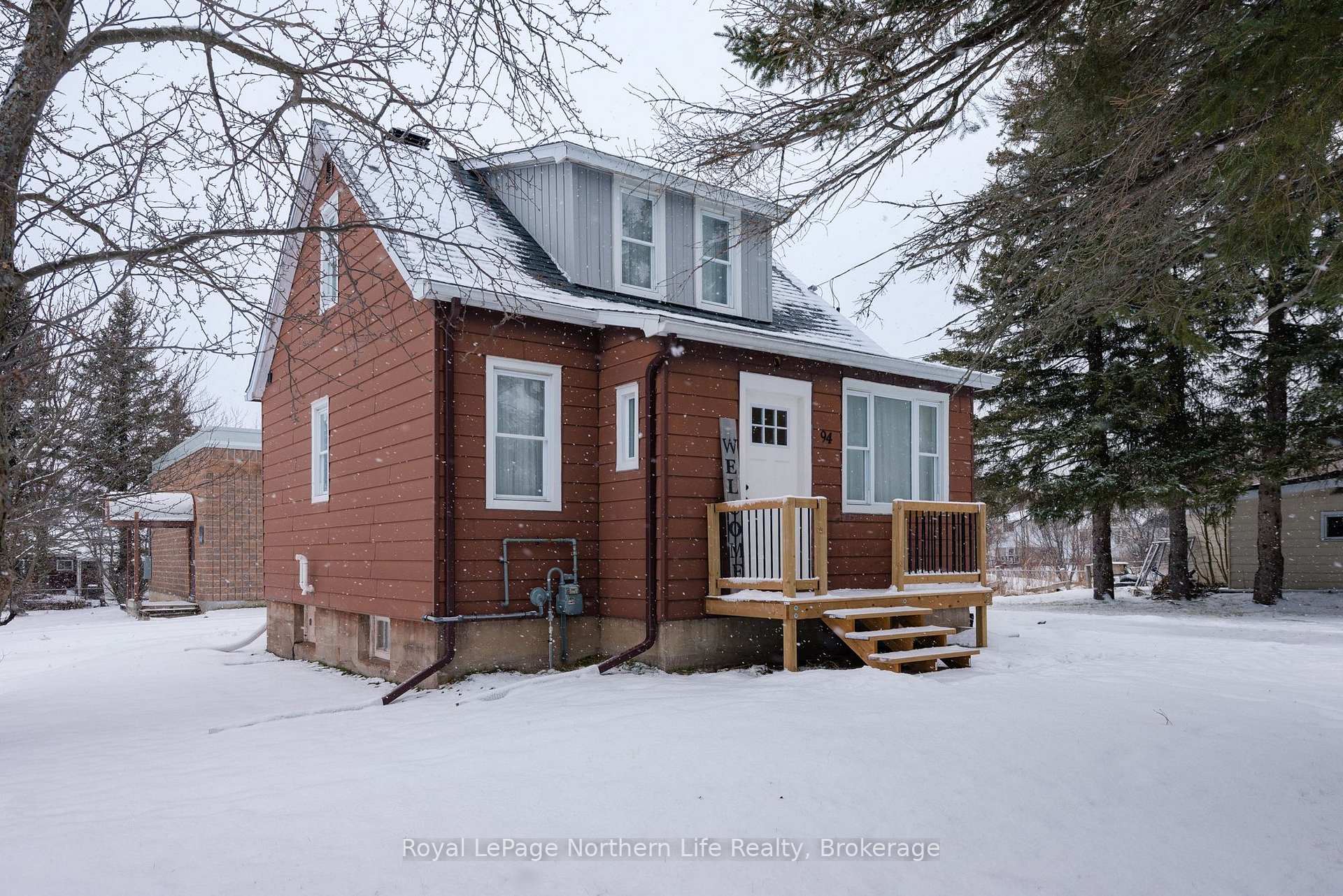 Photo 4 of 94 King Street, Powassan — HOMEH