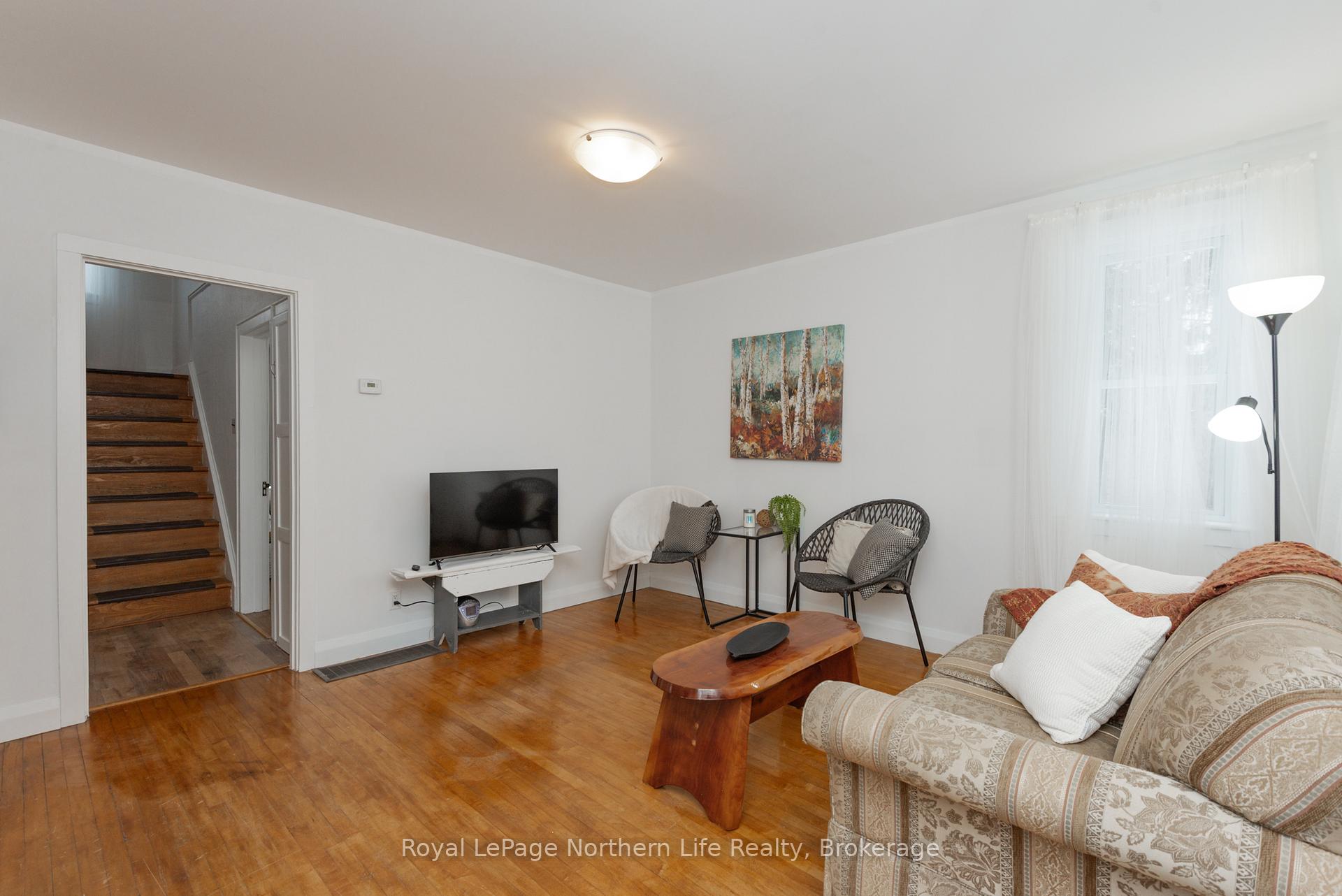 Photo 10 of 94 King Street, Powassan — HOMEH